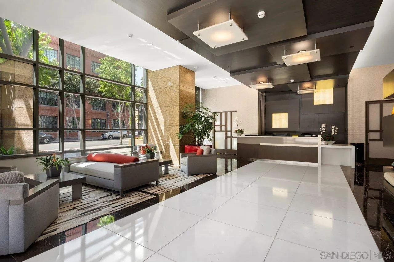 550 Front Street Unit: 1006