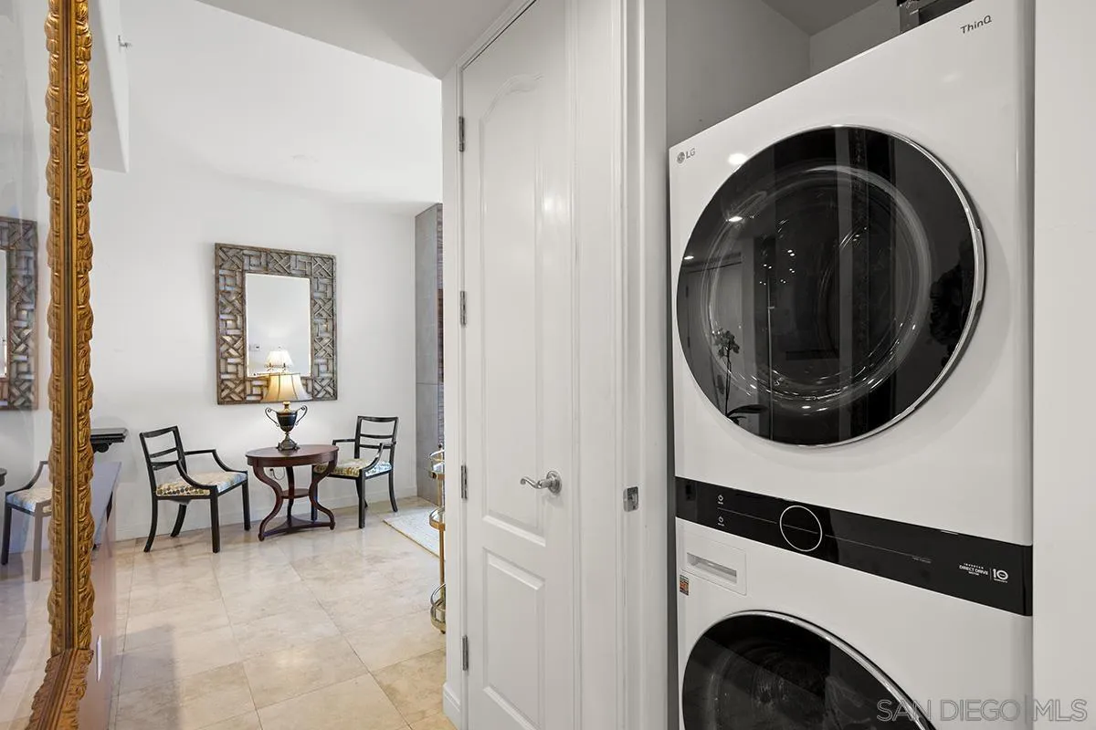 550 Front Street Unit: 1006