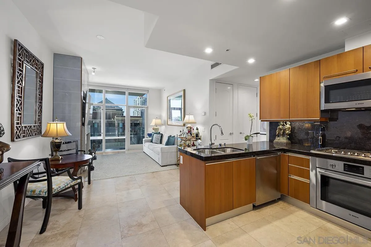 550 Front Street Unit: 1006
