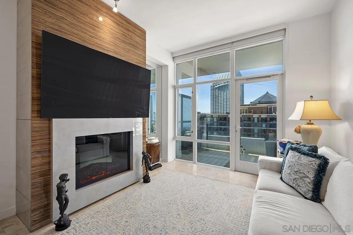 550 Front Street Unit: 1006