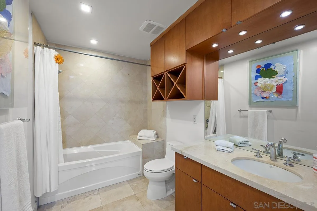 550 Front Street Unit: 1006