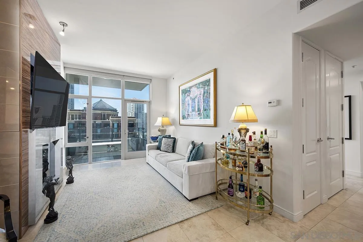 550 Front Street Unit: 1006