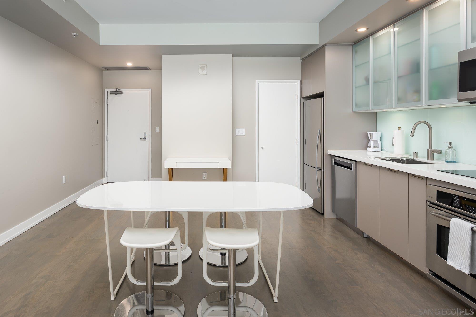 575 6th Ave Unit: 1007