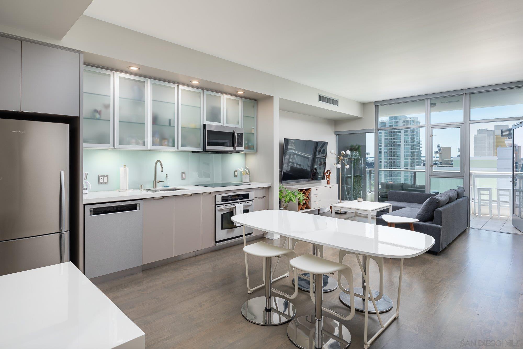 575 6th Ave Unit: 1007