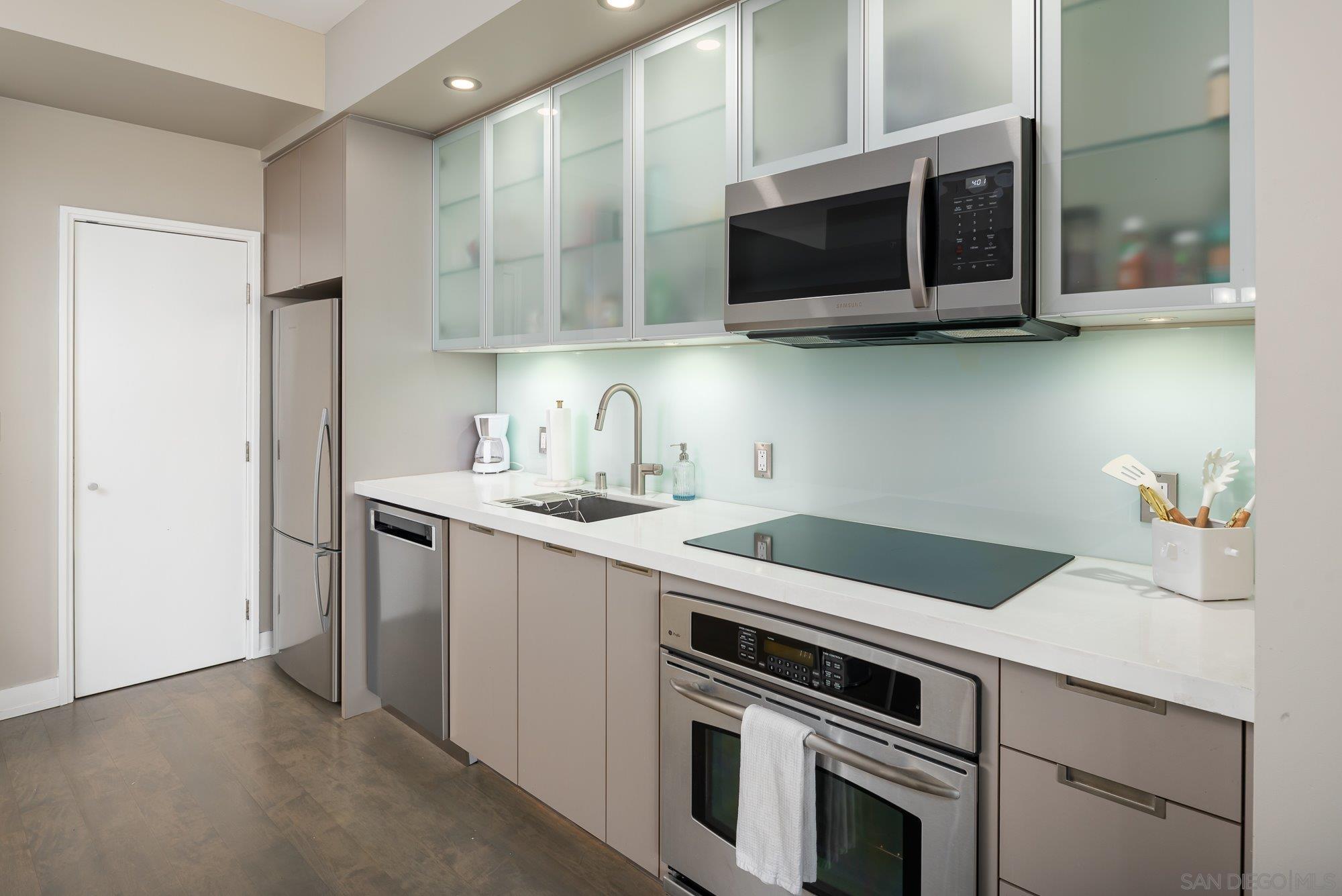 575 6th Ave Unit: 1007