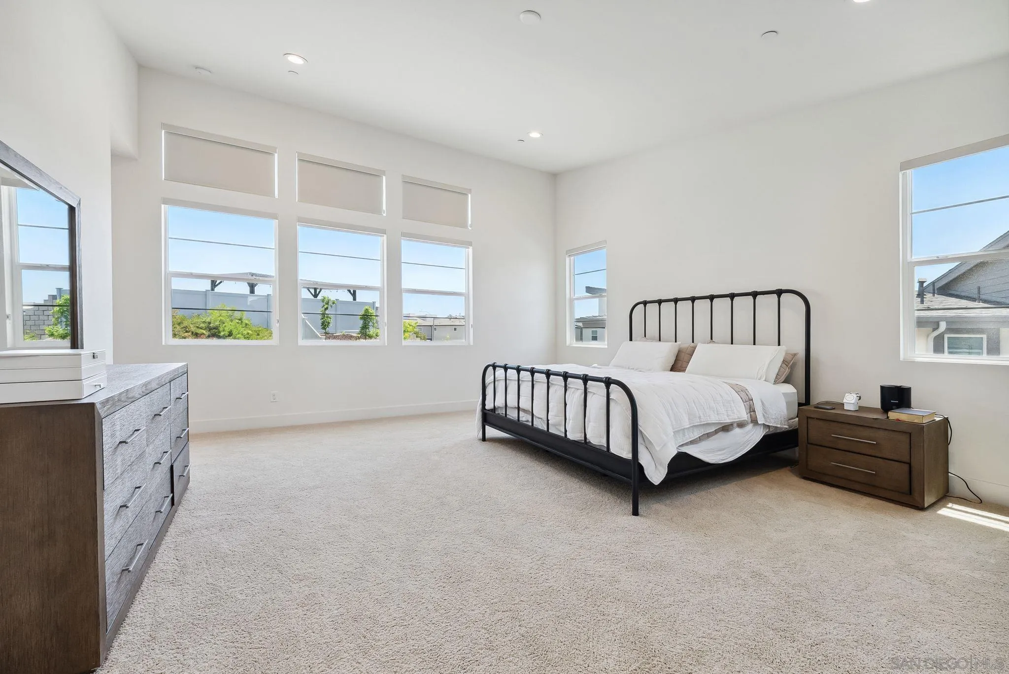 8246 Rose Quartz Cir