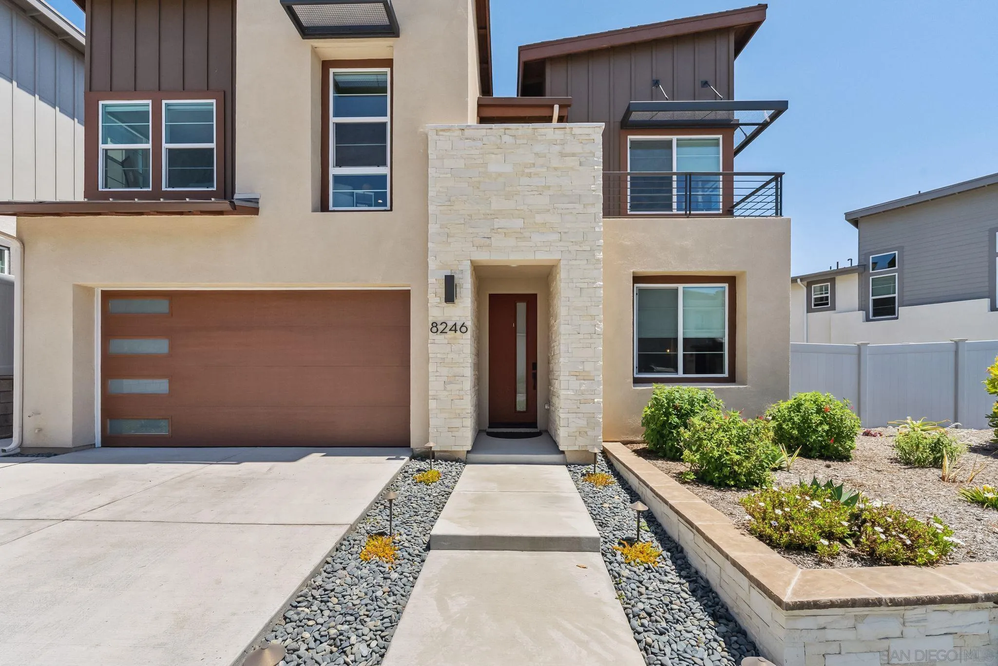 8246 Rose Quartz Cir
