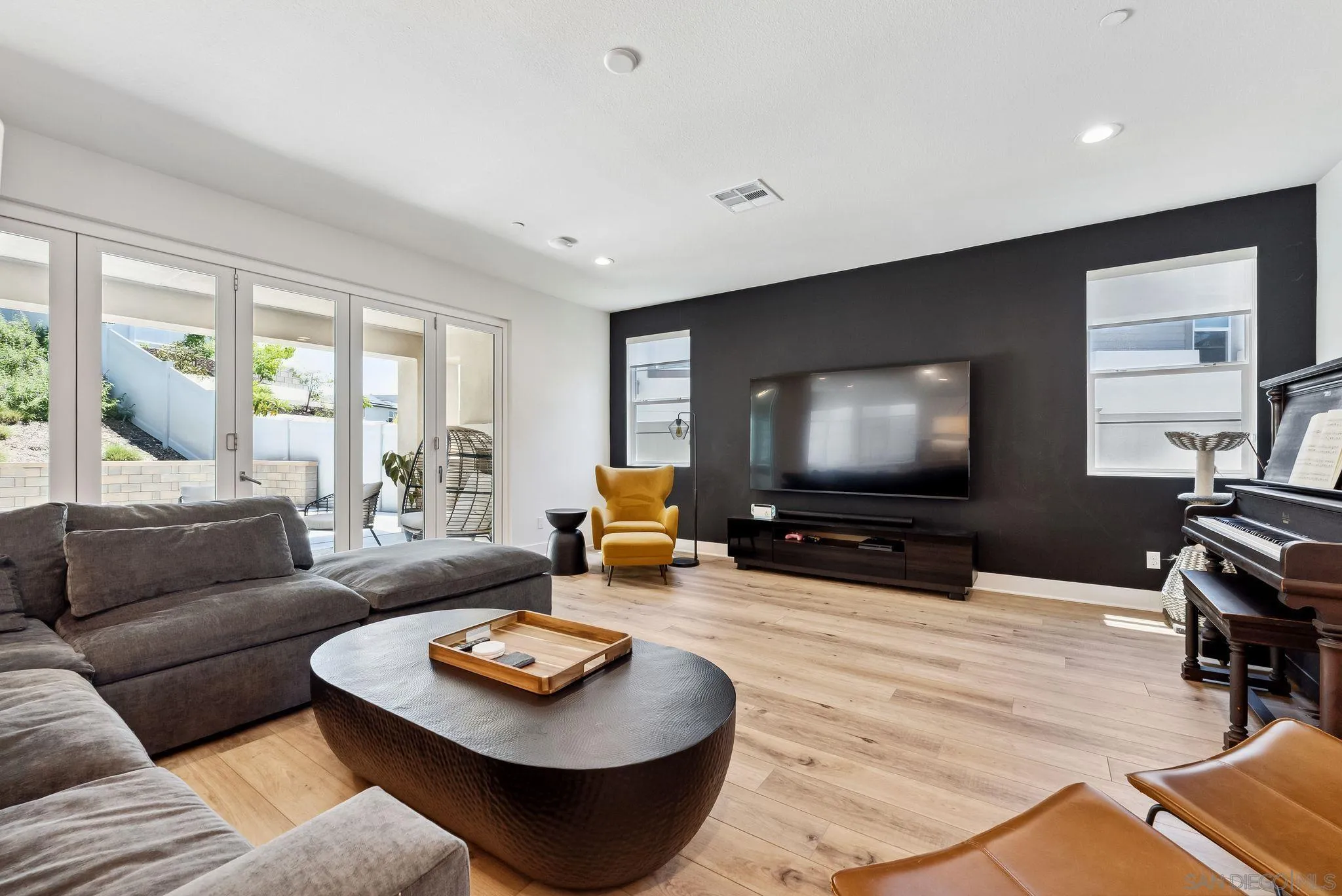 8246 Rose Quartz Cir