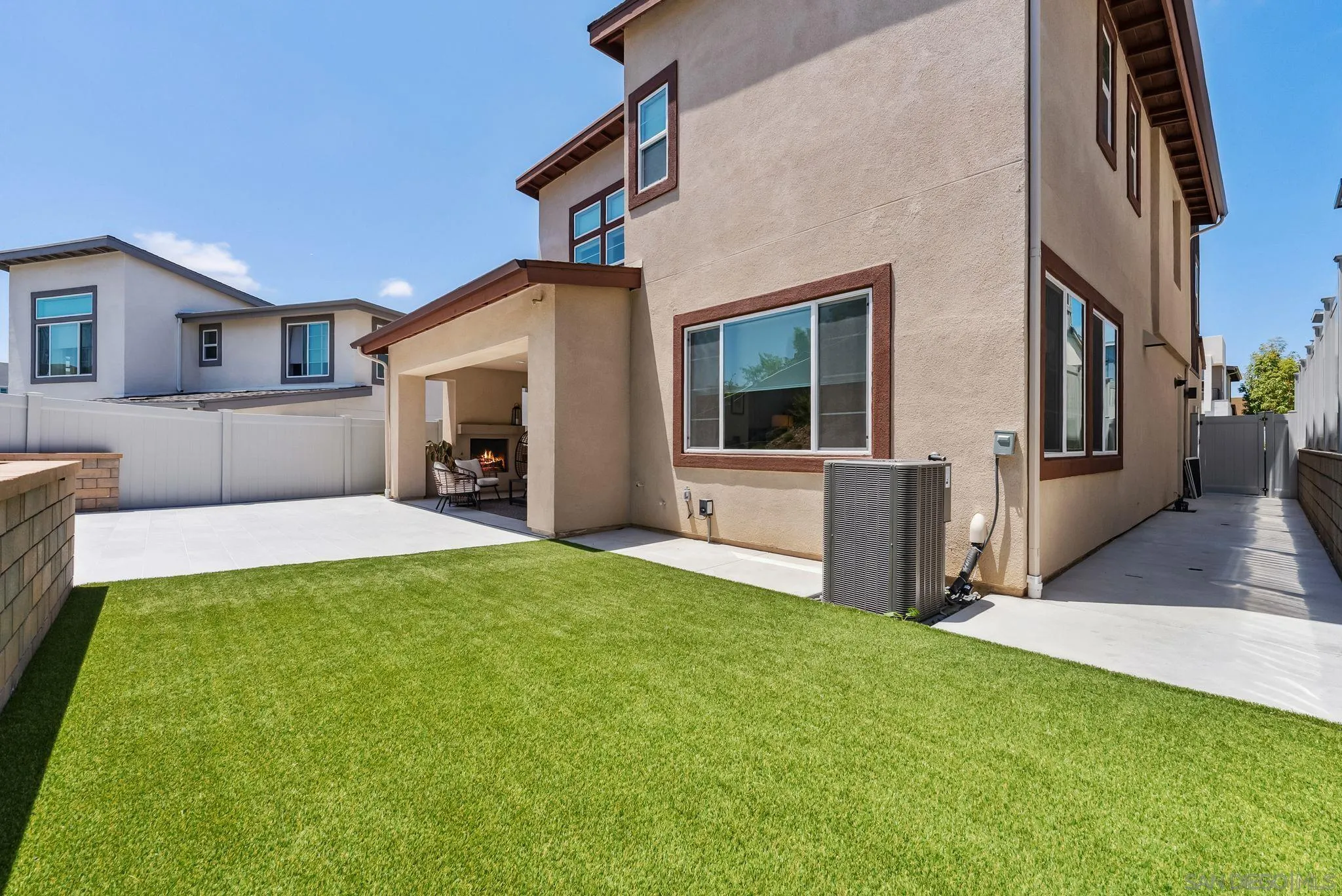 8246 Rose Quartz Cir