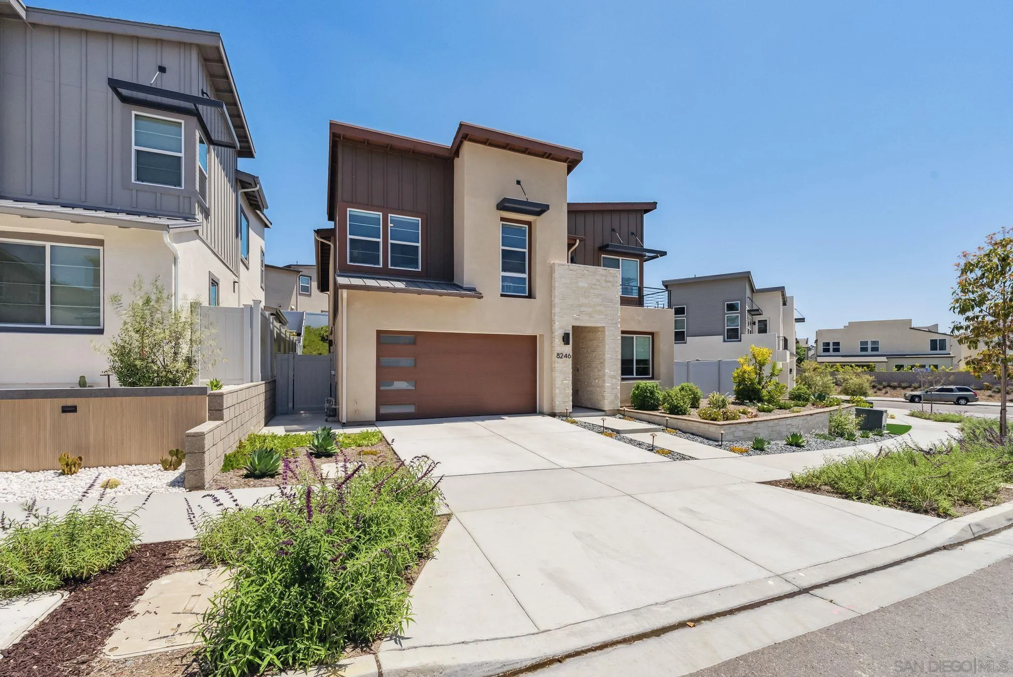 8246 Rose Quartz Cir