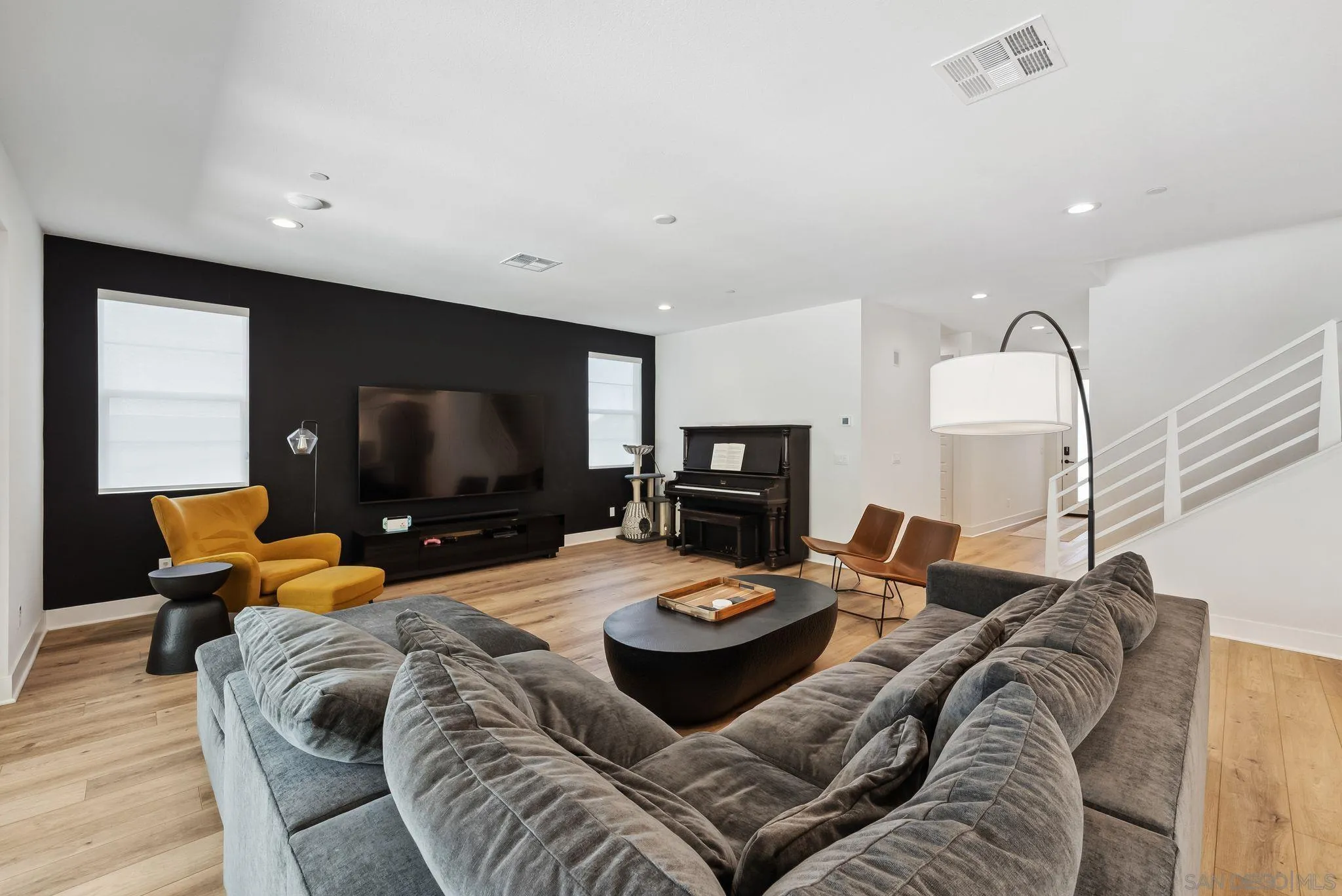 8246 Rose Quartz Cir