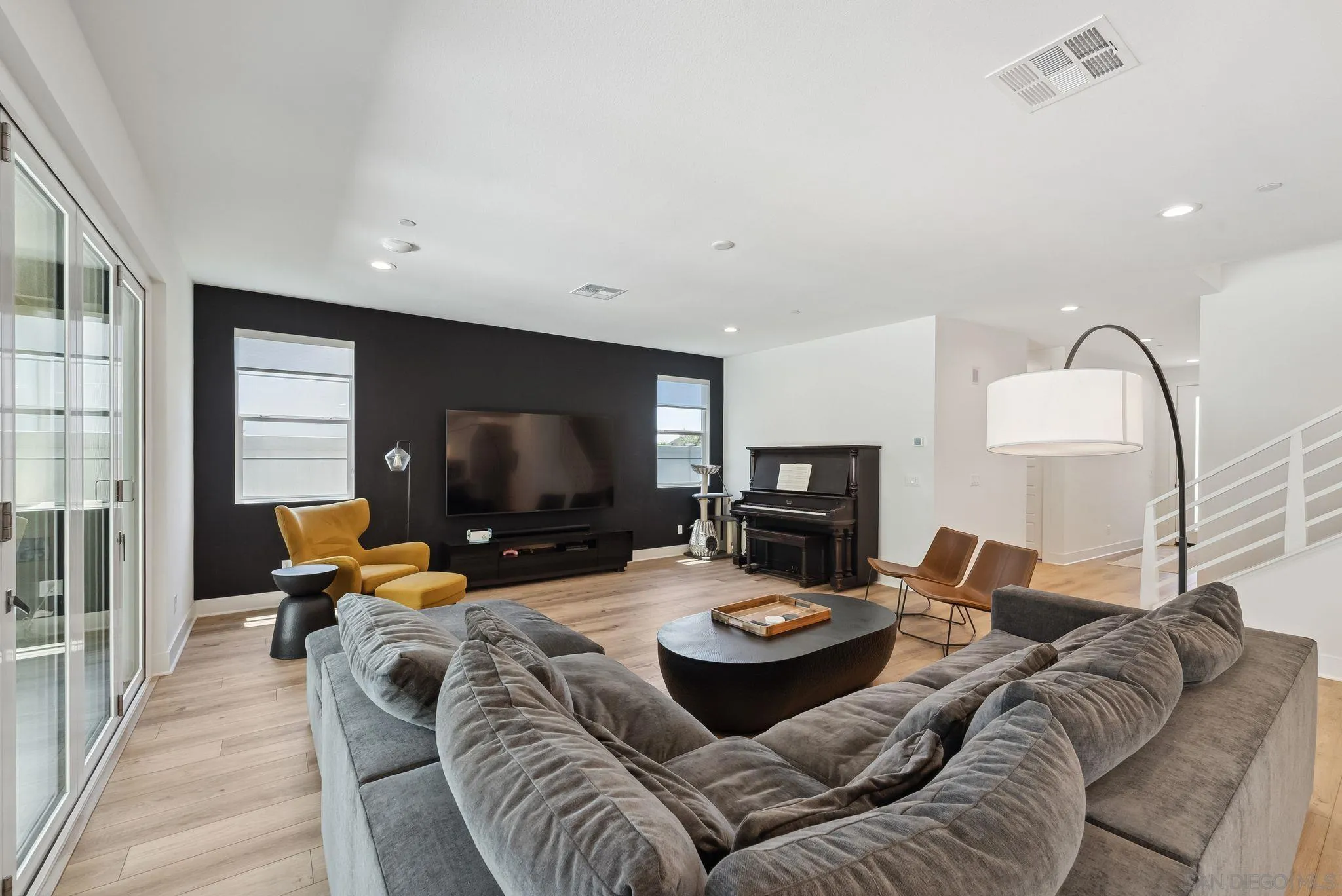8246 Rose Quartz Cir