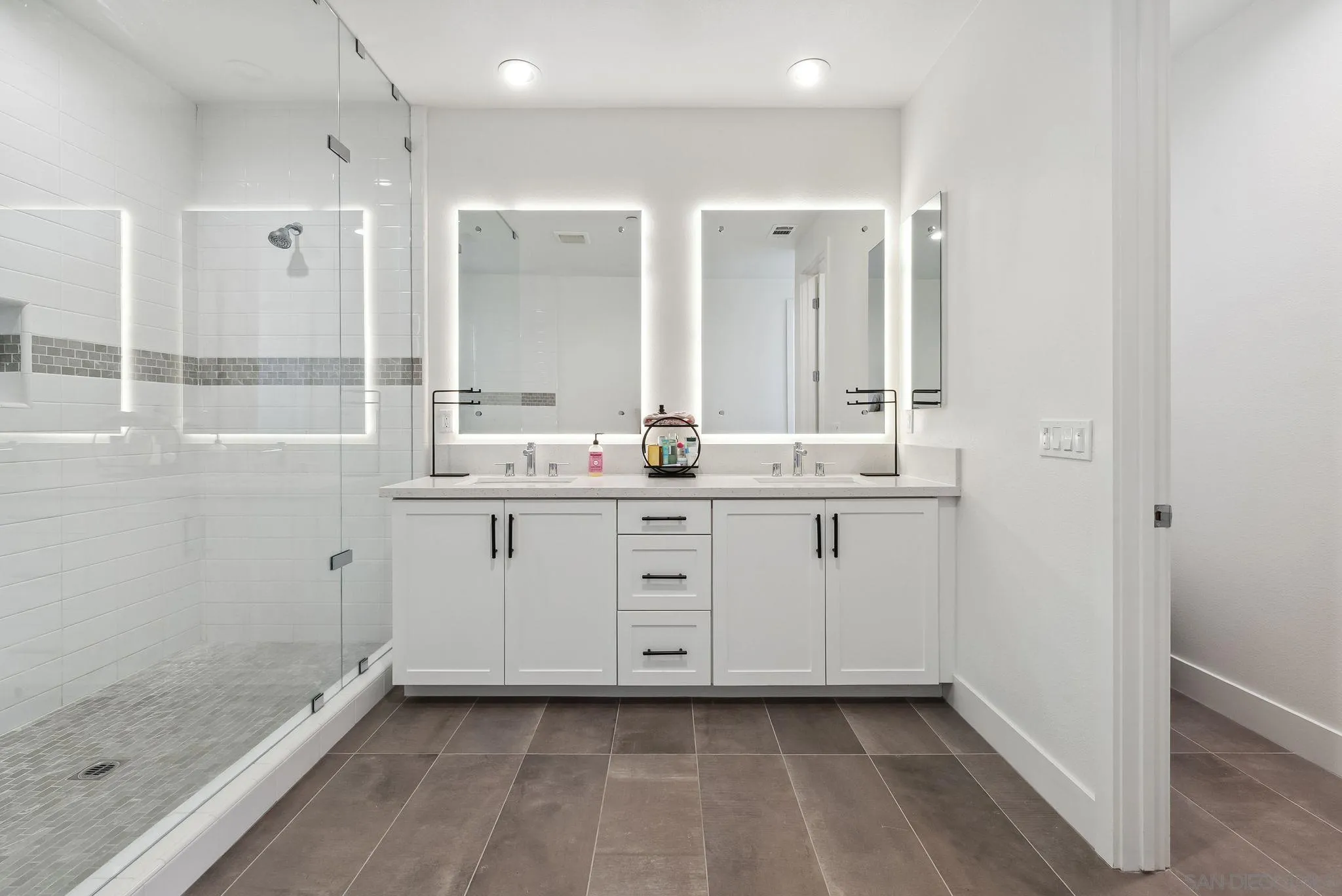 8246 Rose Quartz Cir