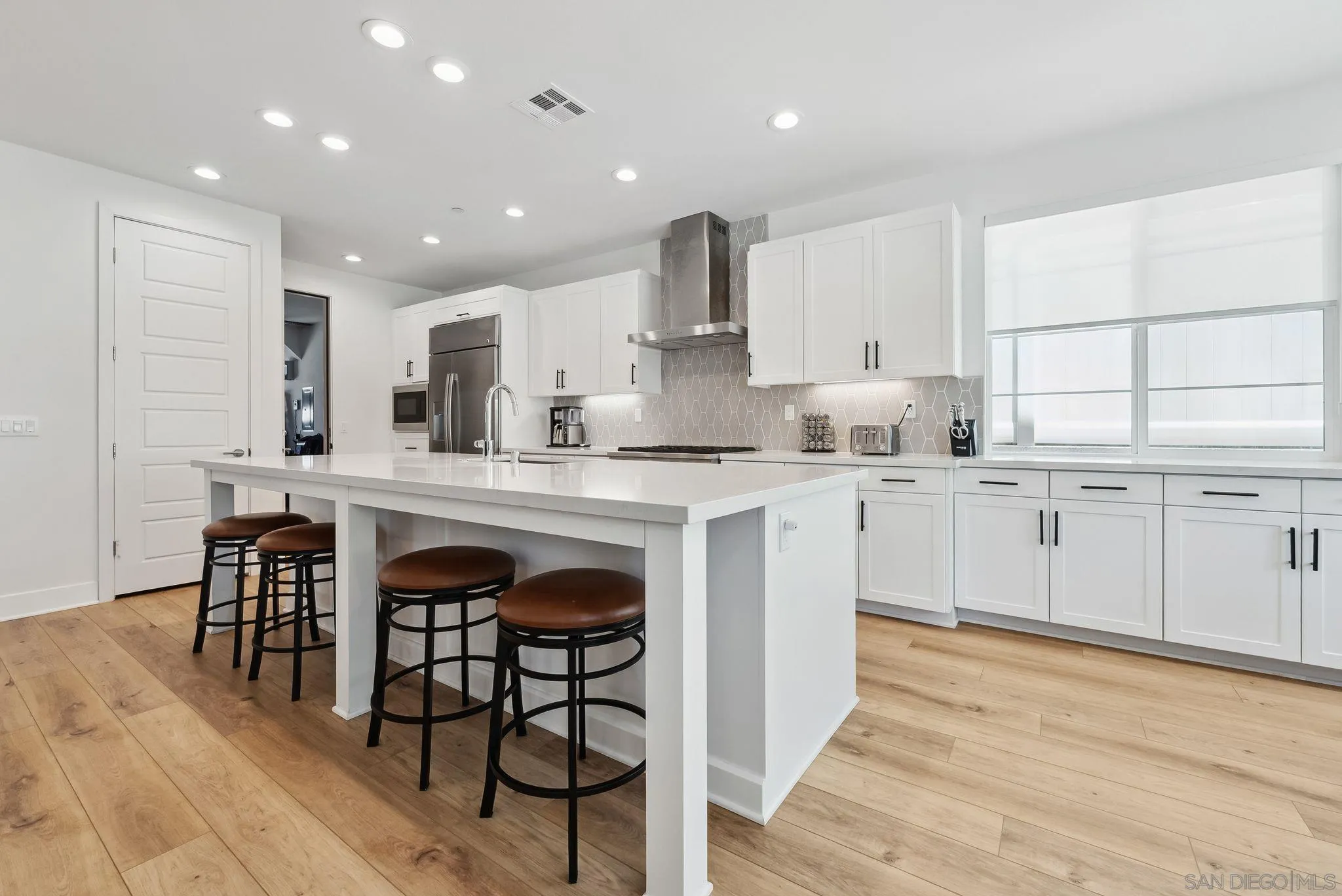 8246 Rose Quartz Cir