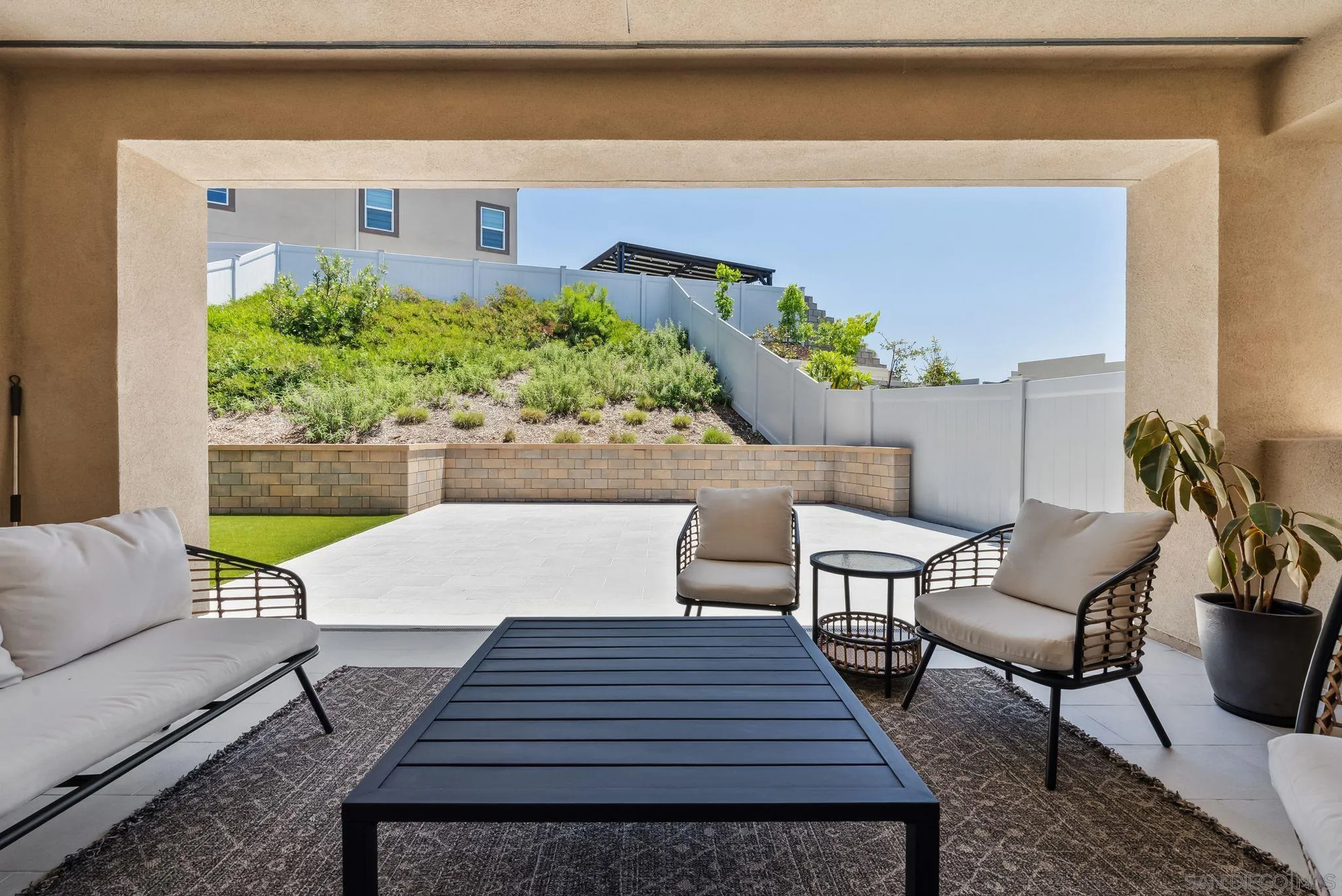 8246 Rose Quartz Cir
