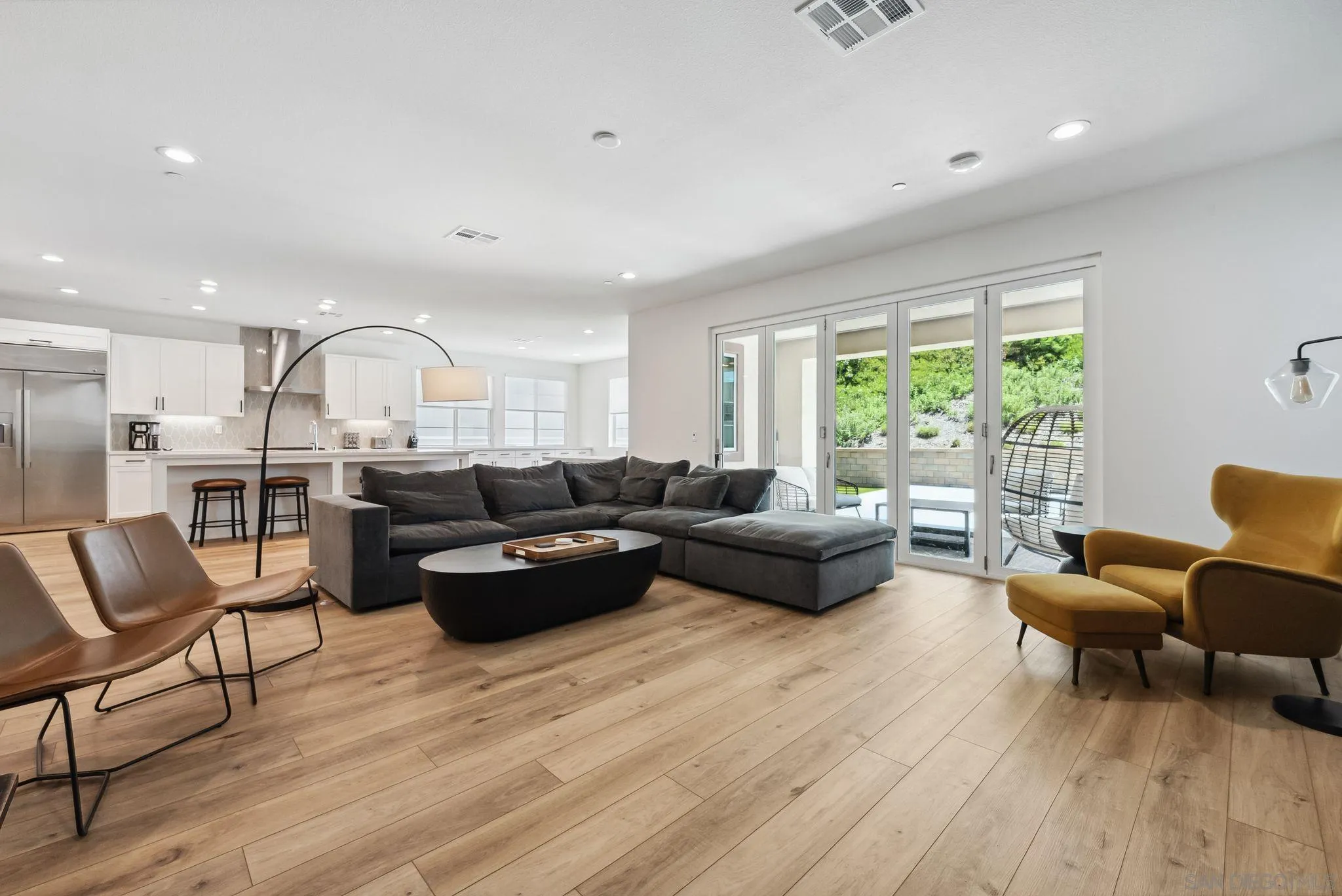 8246 Rose Quartz Cir
