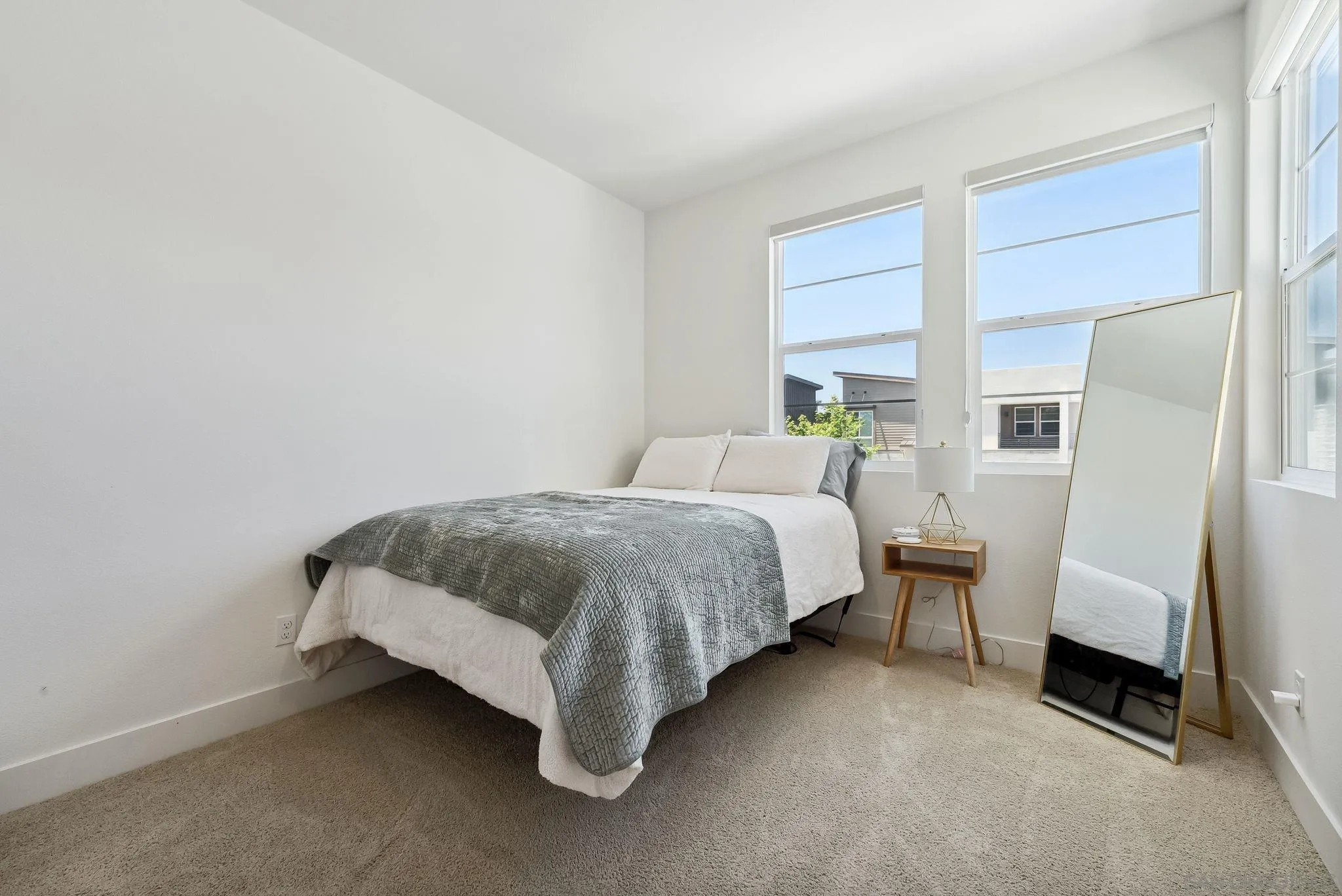 8246 Rose Quartz Cir