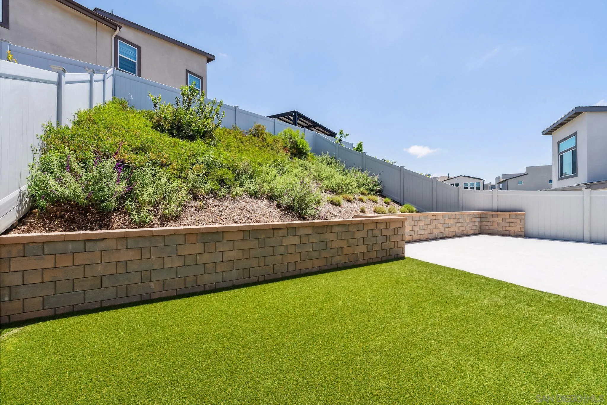 8246 Rose Quartz Cir