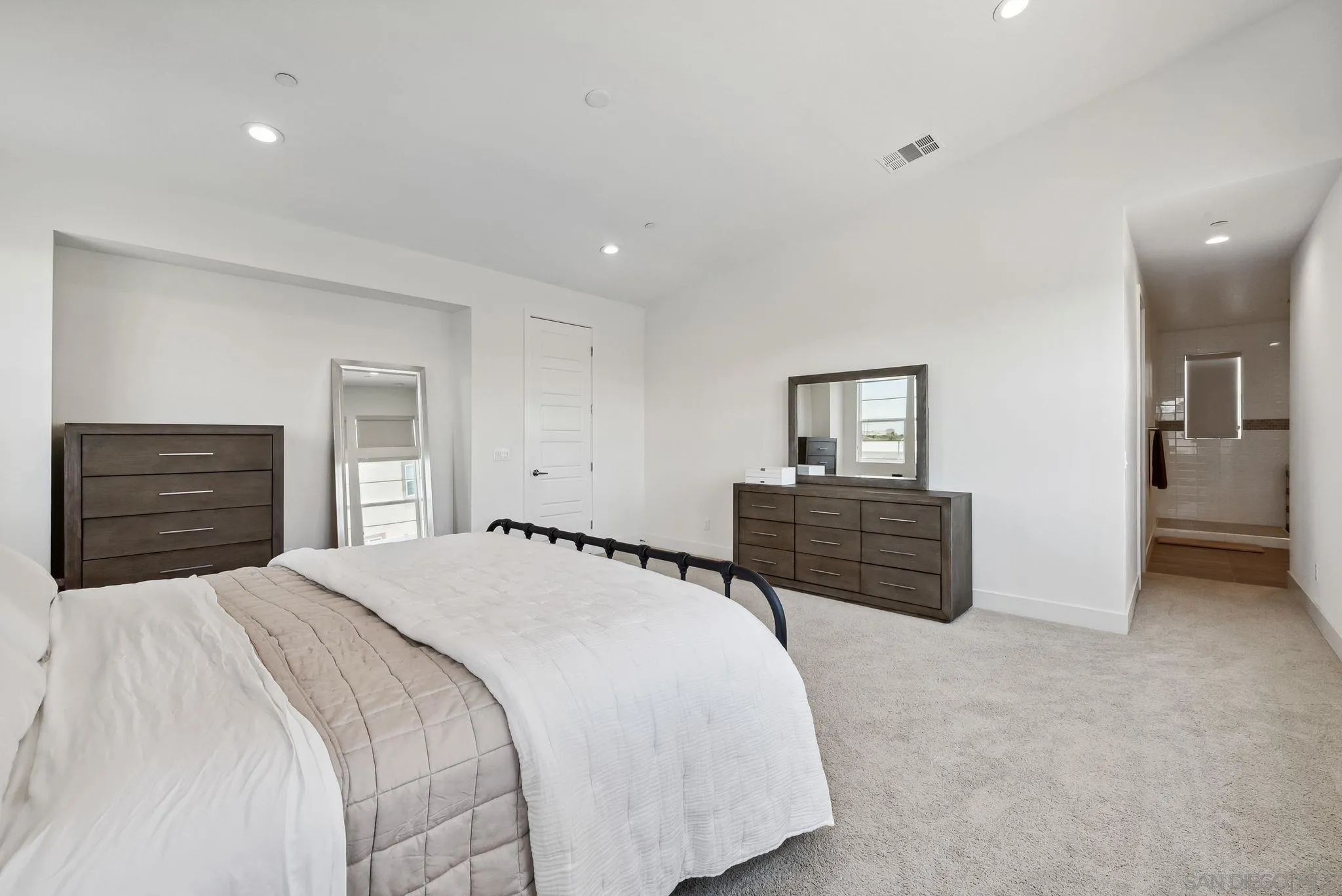 8246 Rose Quartz Cir