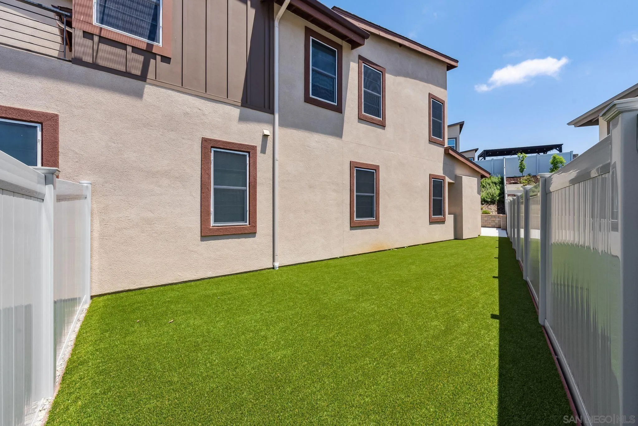 8246 Rose Quartz Cir