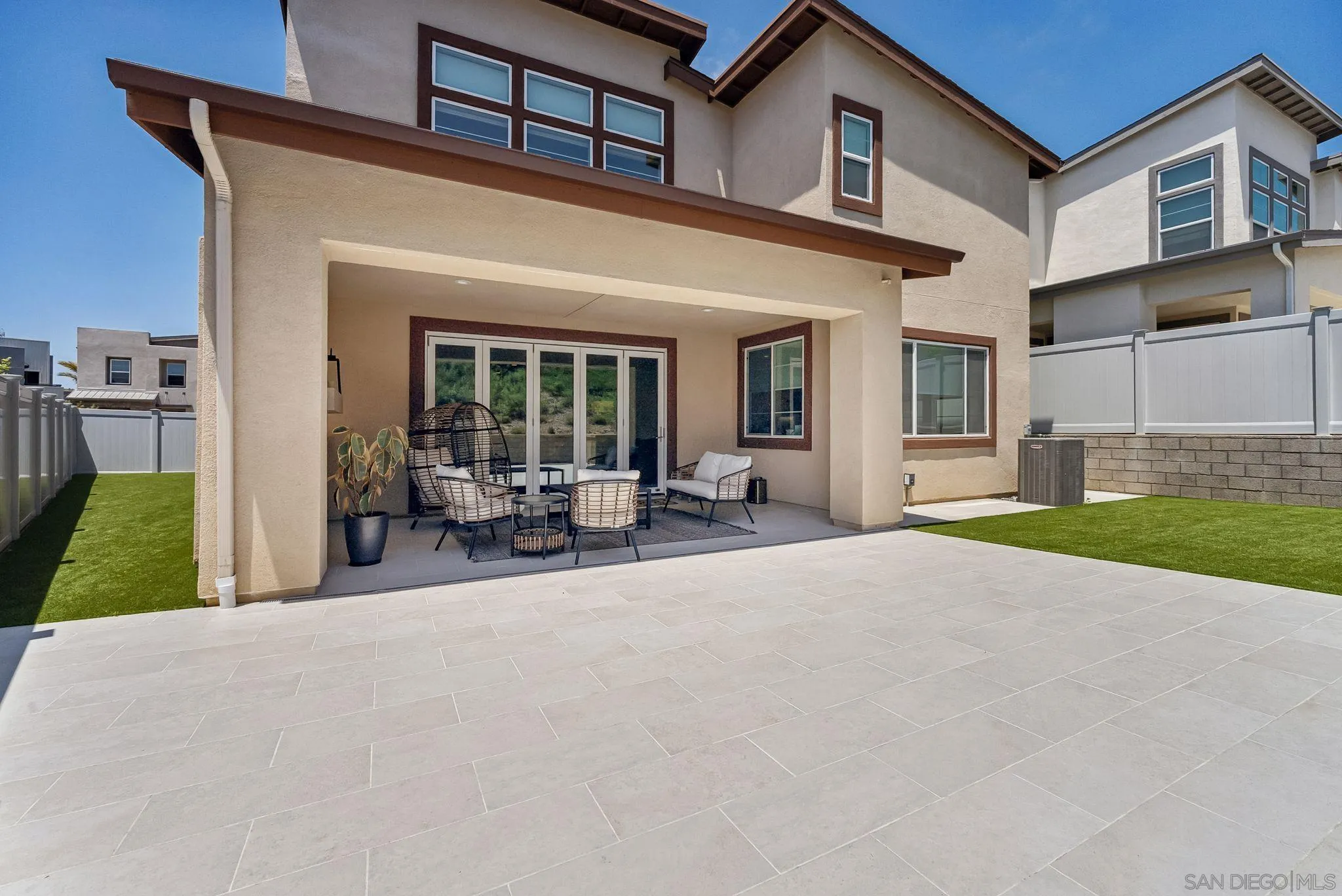8246 Rose Quartz Cir