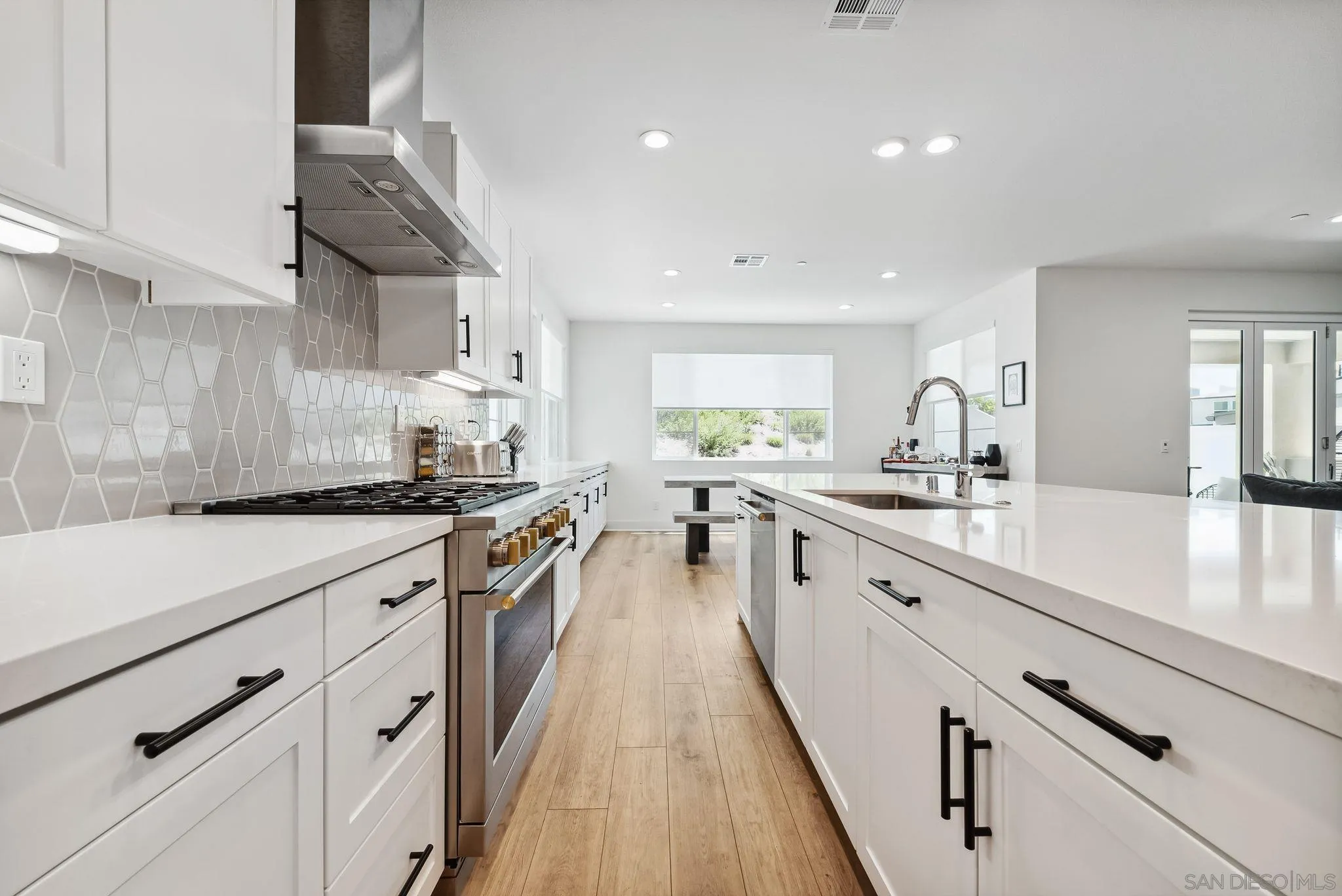 8246 Rose Quartz Cir