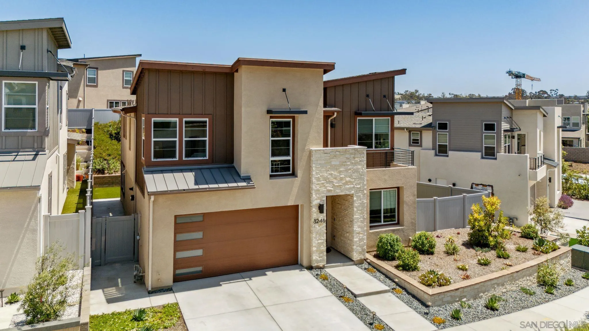 8246 Rose Quartz Cir