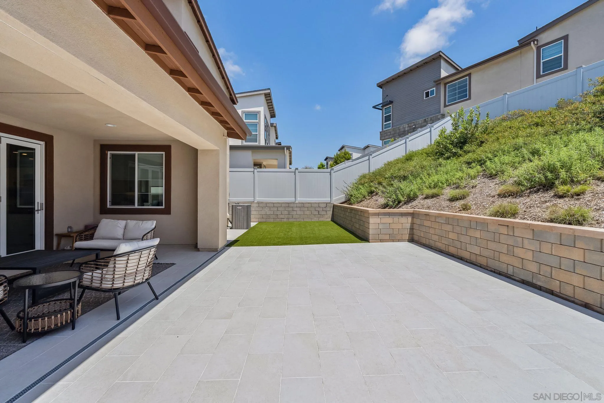 8246 Rose Quartz Cir