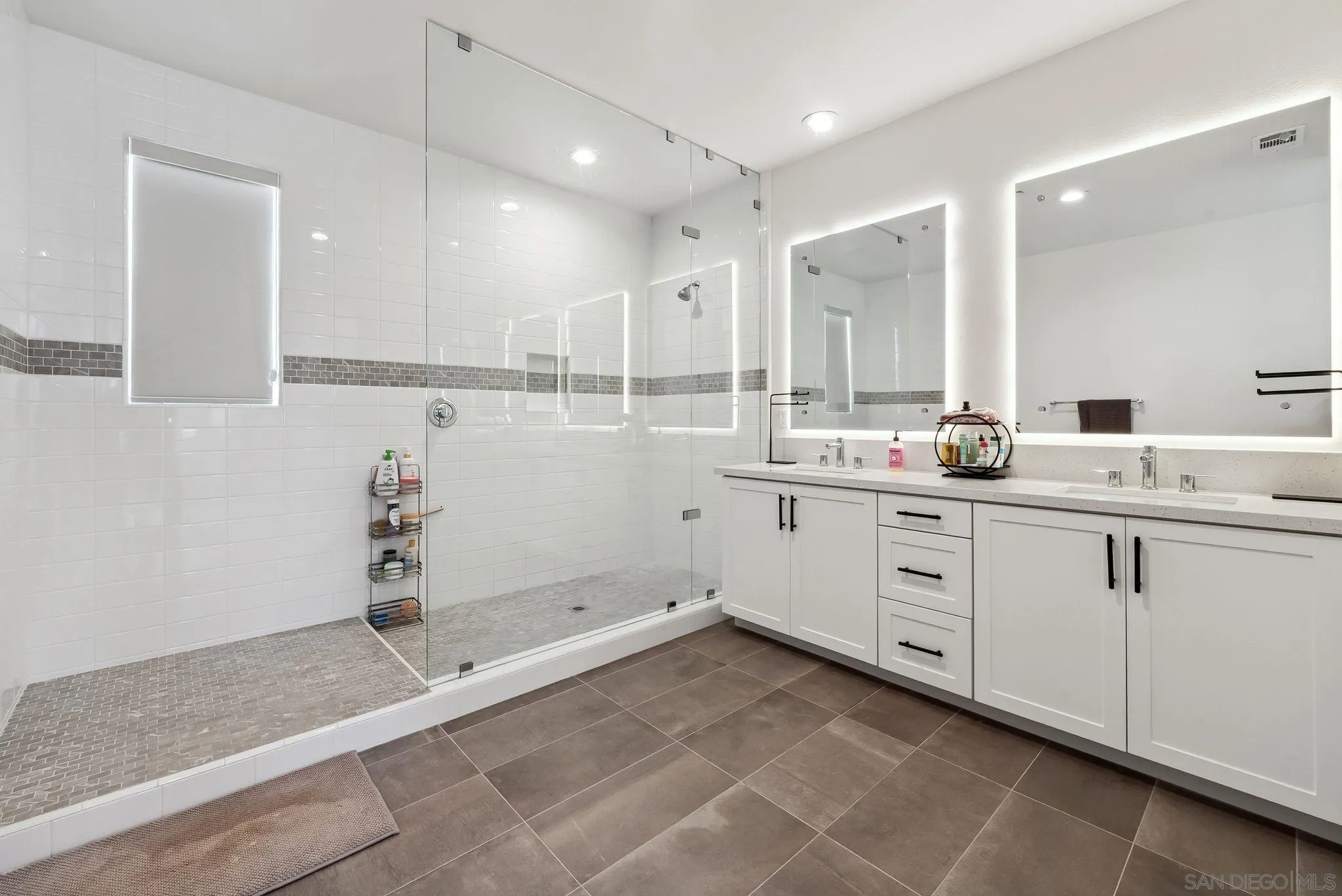 8246 Rose Quartz Cir