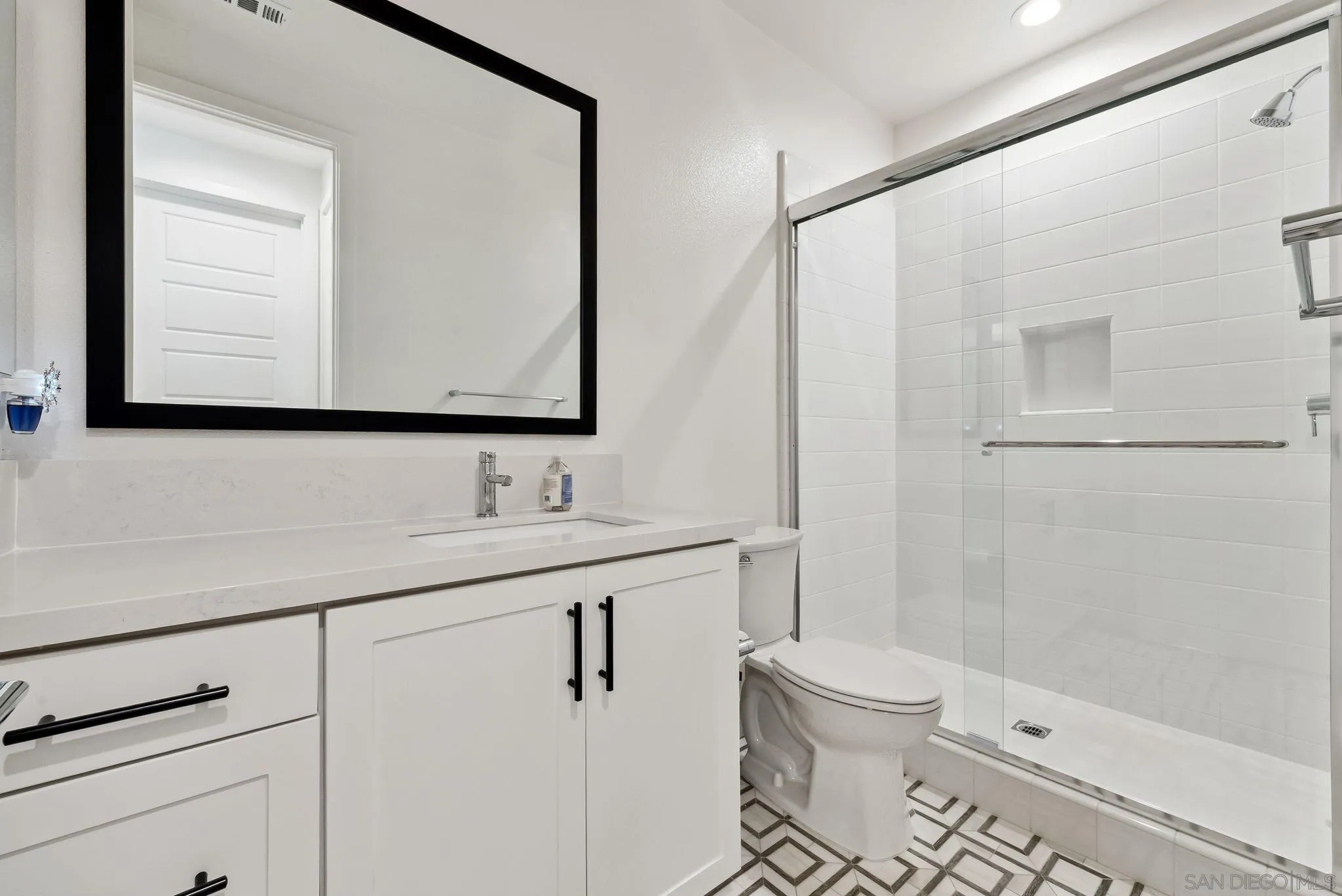 8246 Rose Quartz Cir