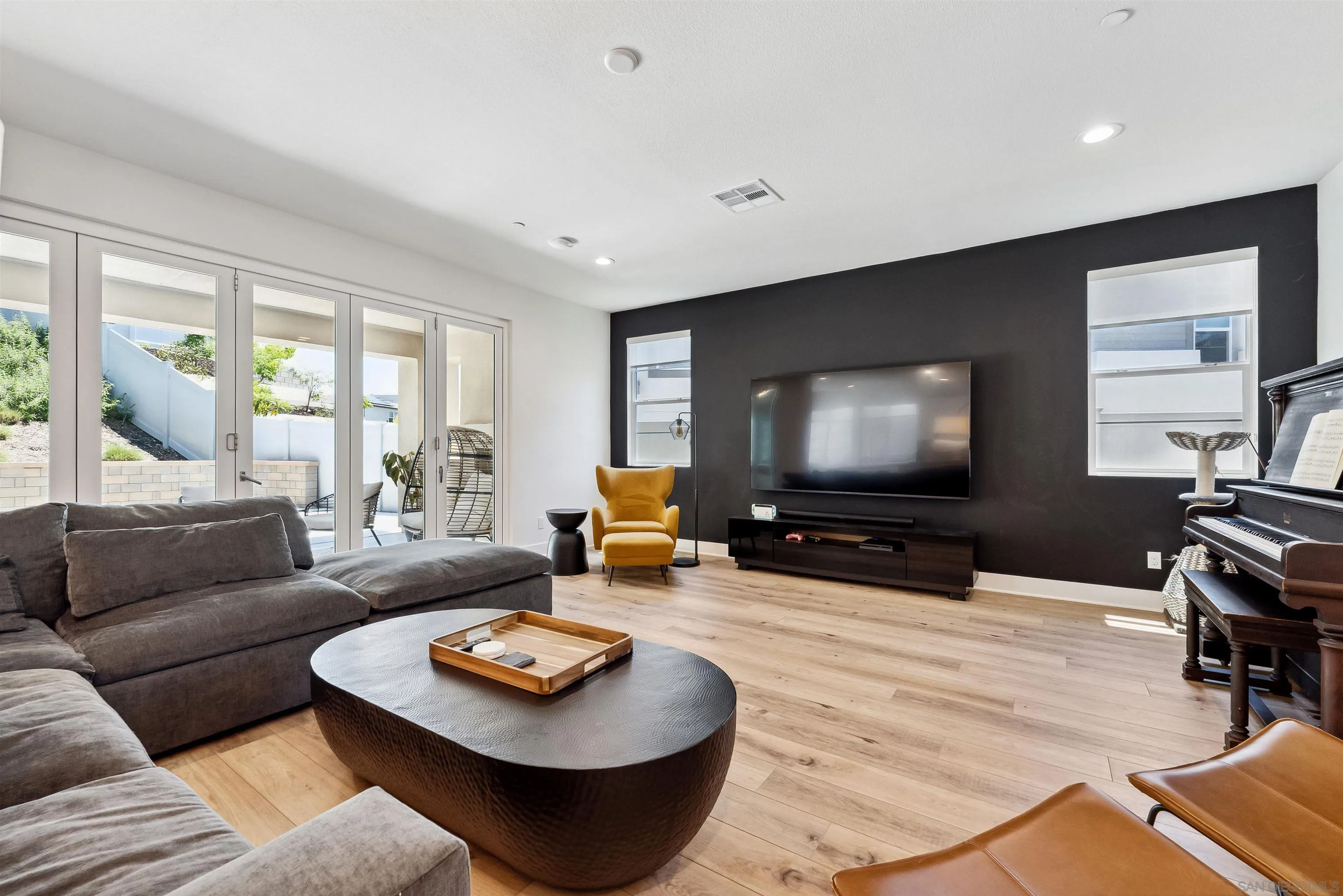 8246 Rose Quartz Cir