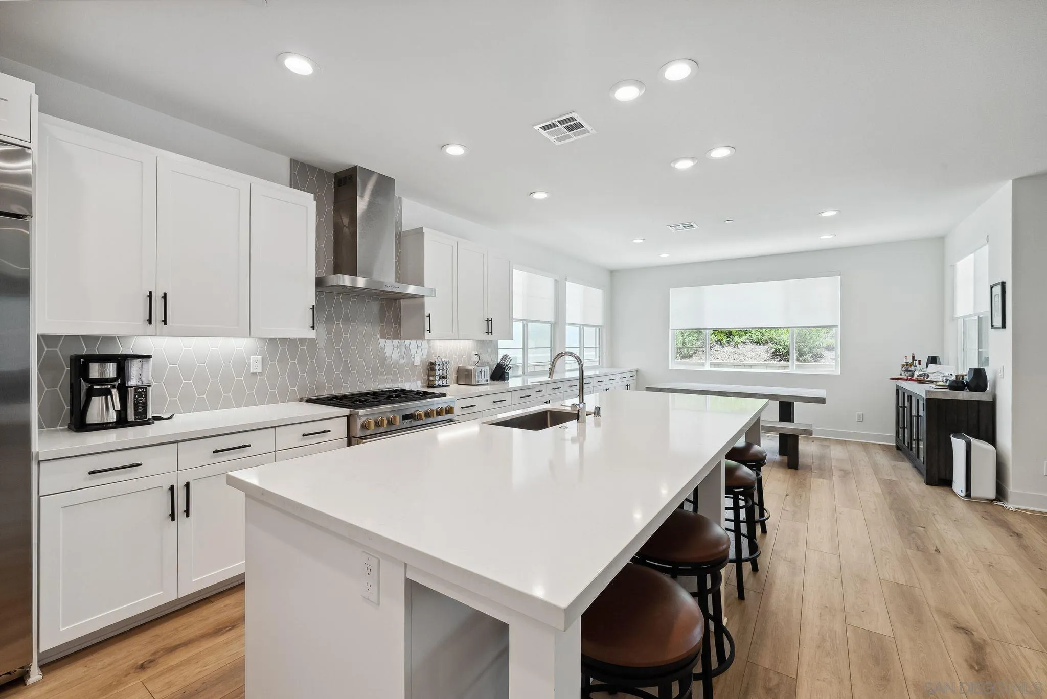 8246 Rose Quartz Cir