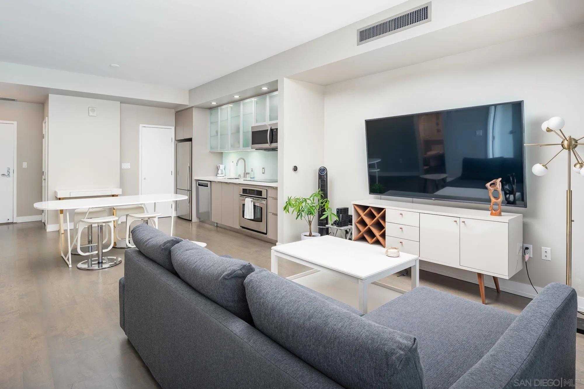 575 6th Ave Unit 1007