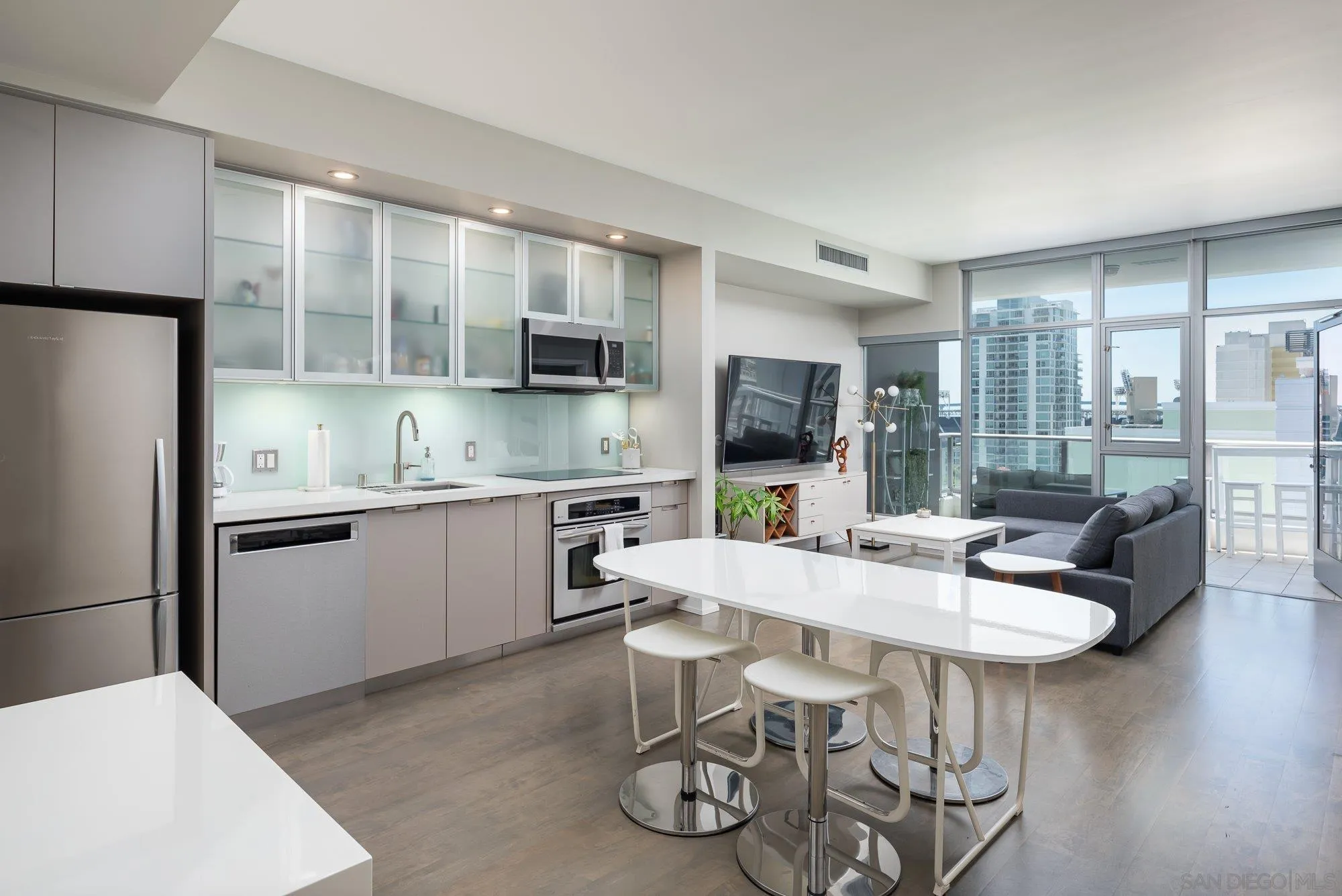 575 6th Ave Unit 1007