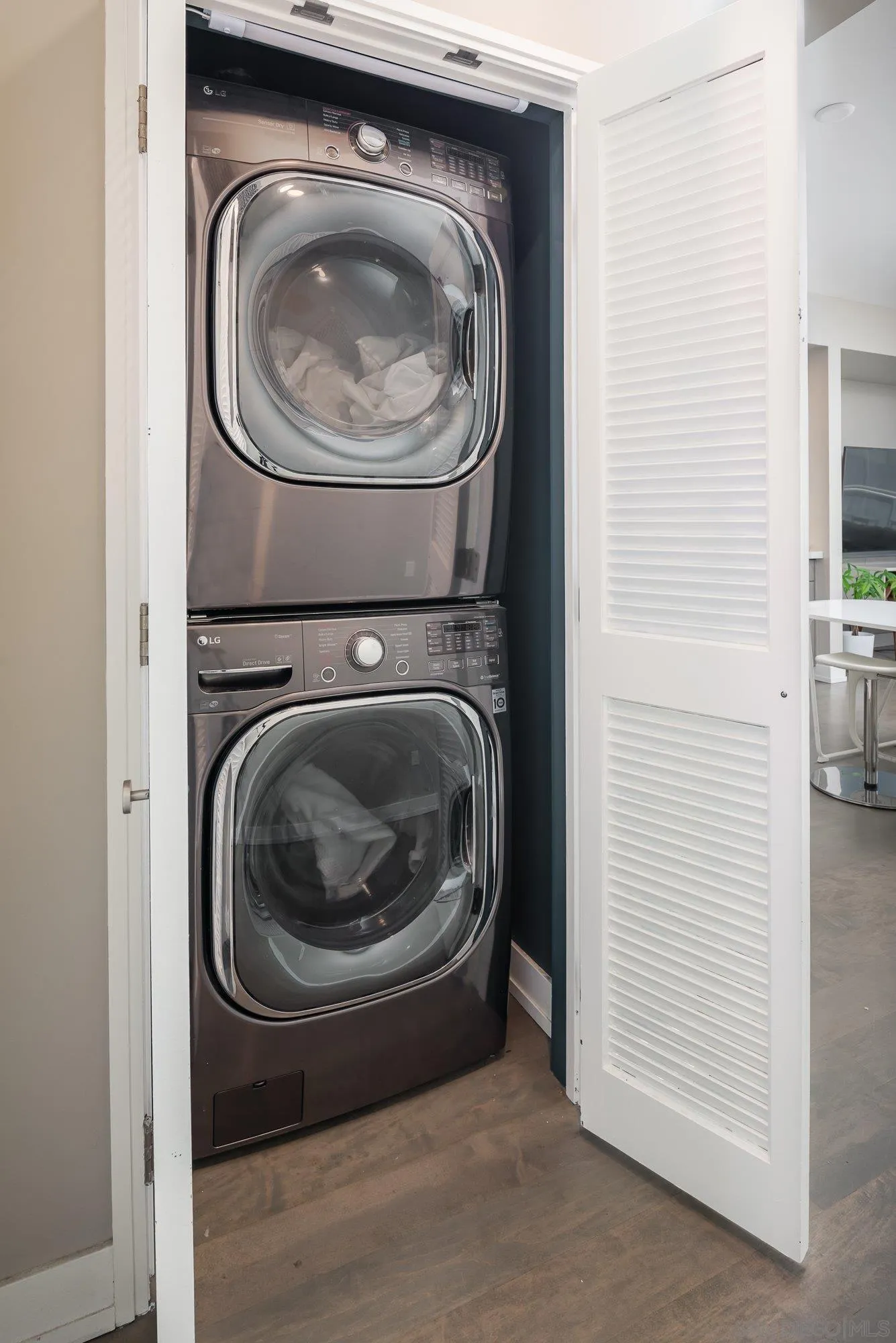 575 6th Ave Unit 1007