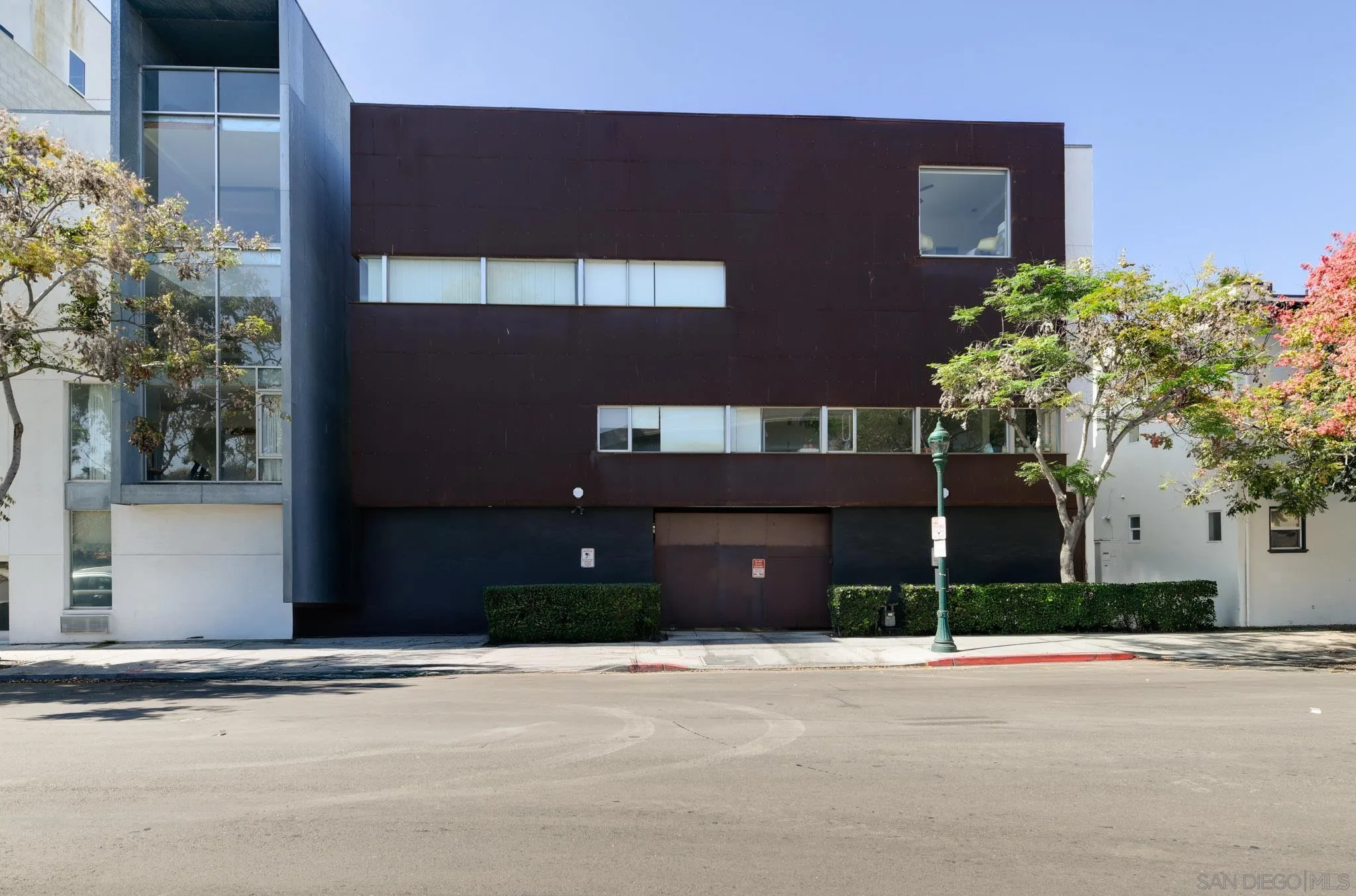 1944 State St Unit 17