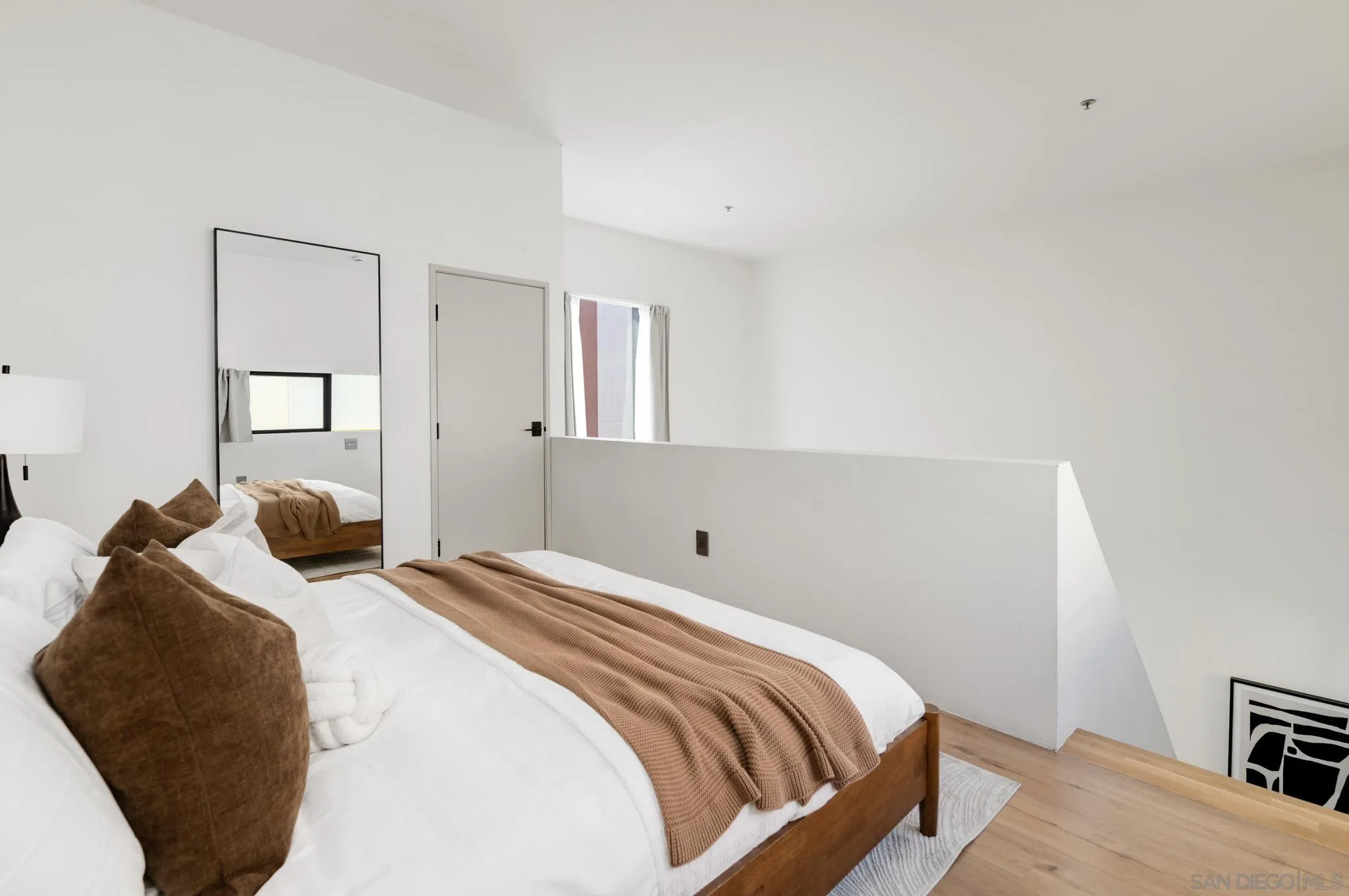 1944 State St Unit 17