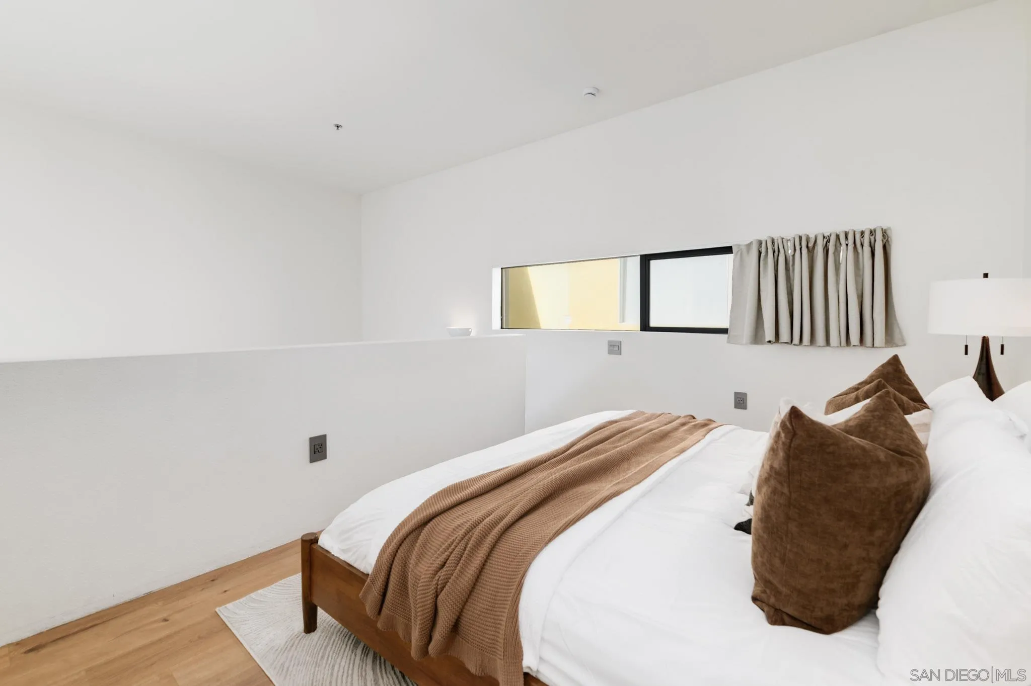 1944 State St Unit 17