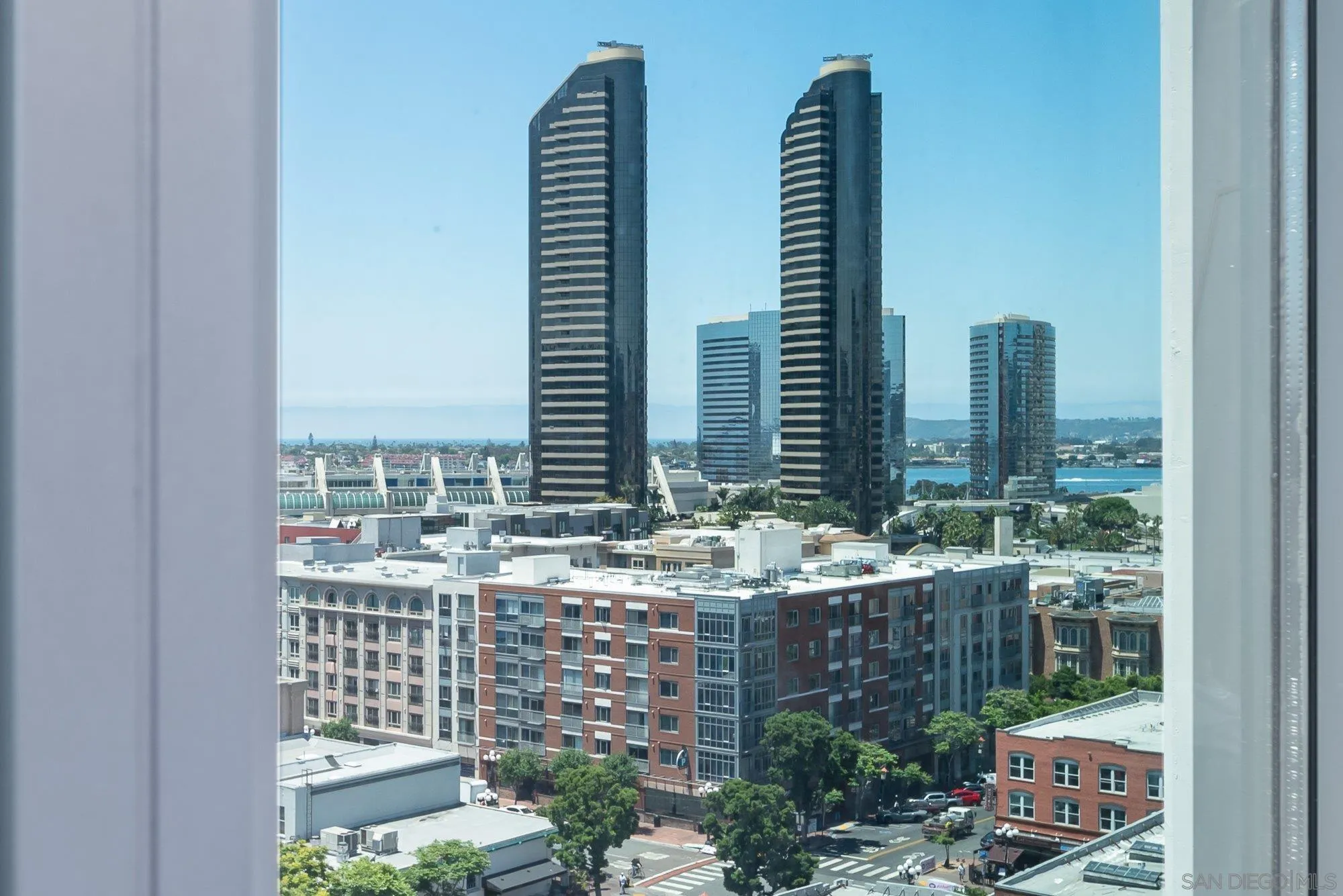 575 6th Ave Unit 1007