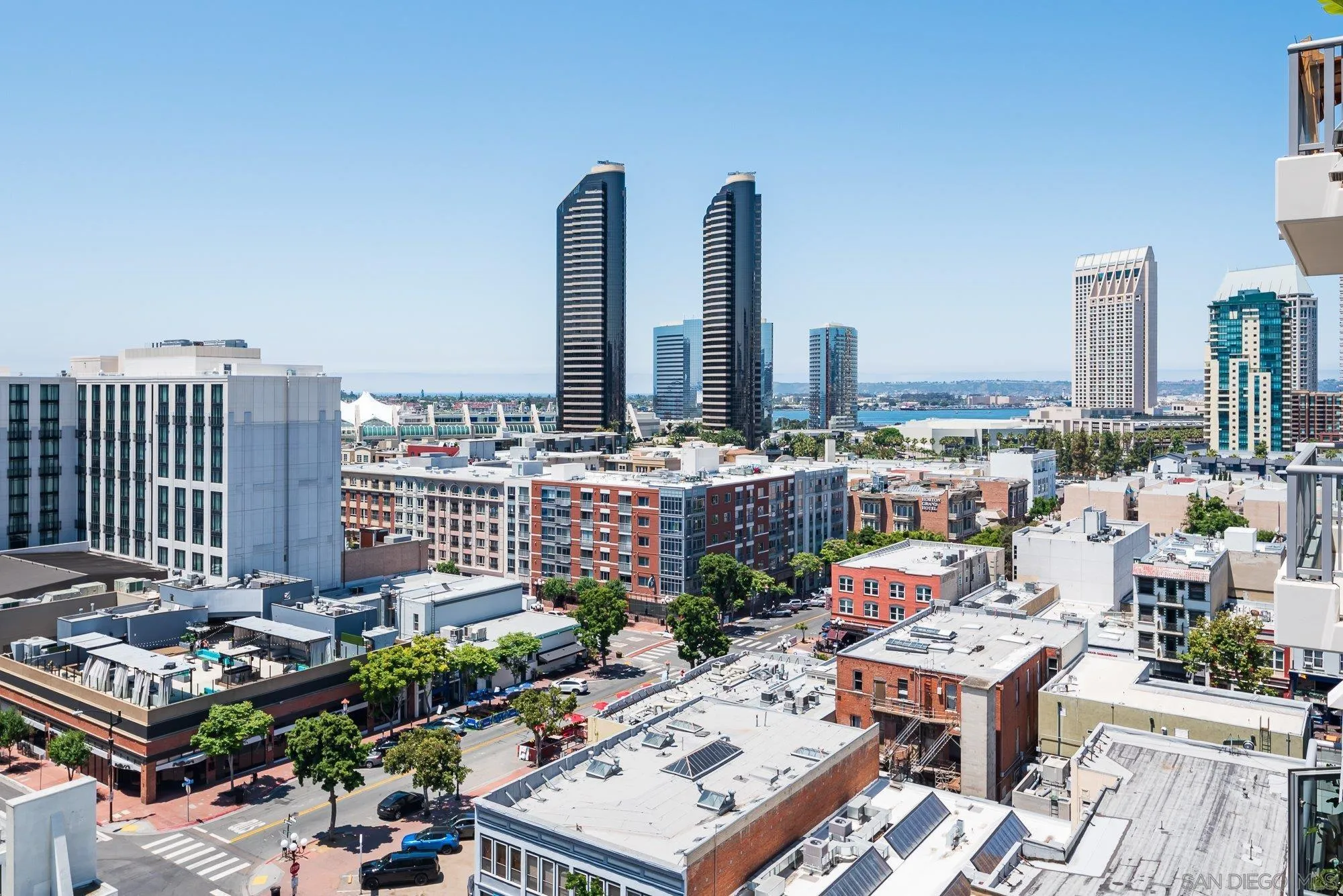 575 6th Ave Unit 1007