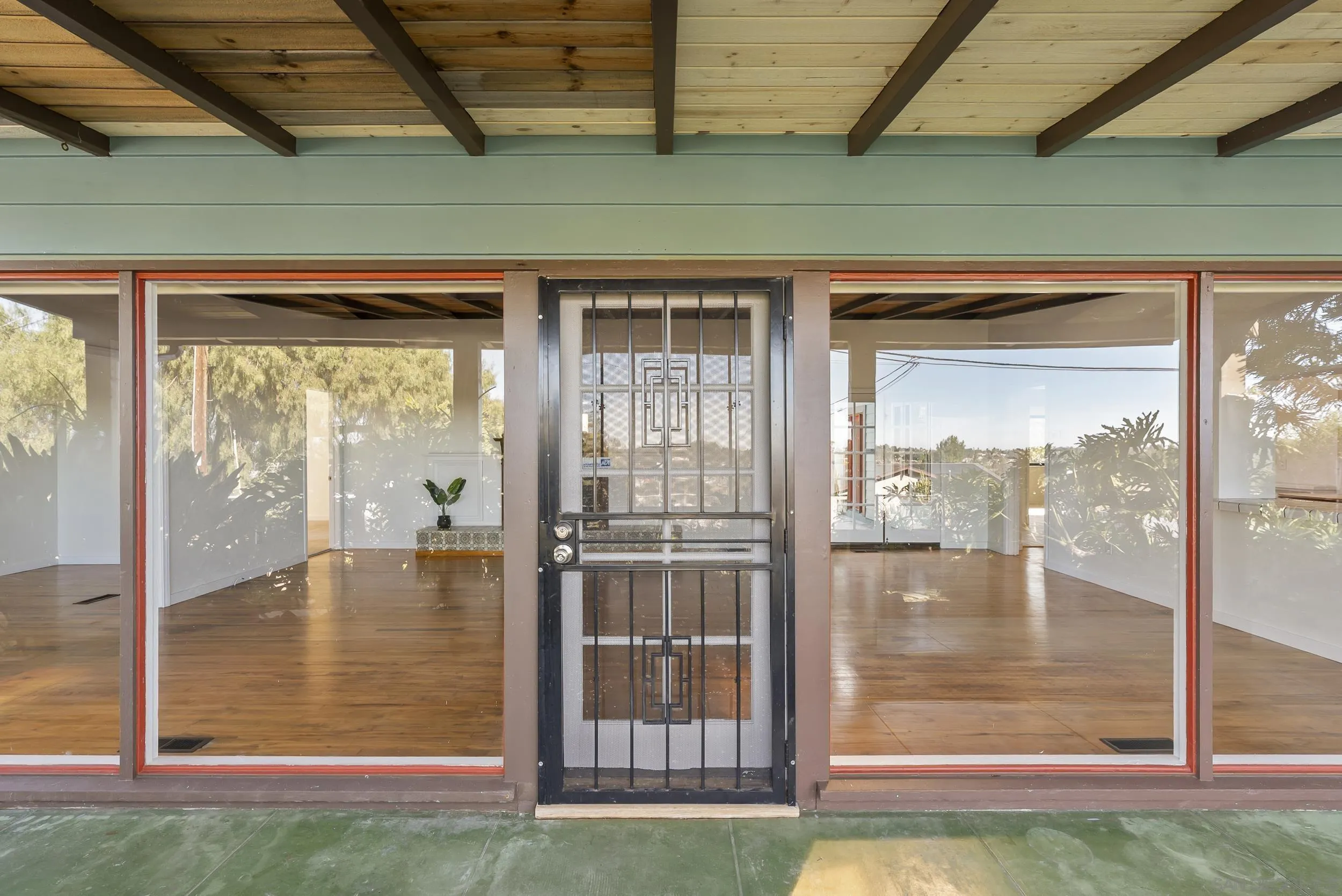 620 Plumosa Ave