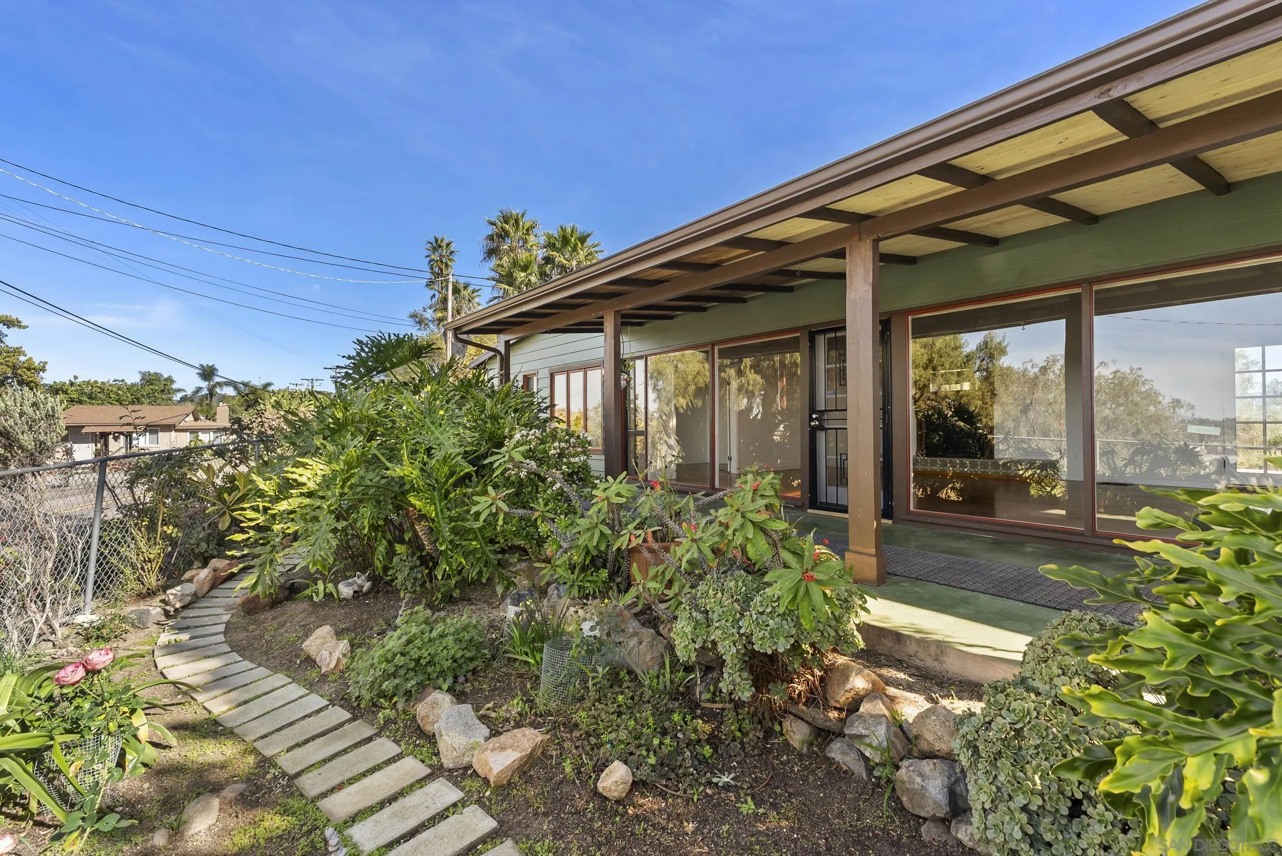 620 Plumosa Ave