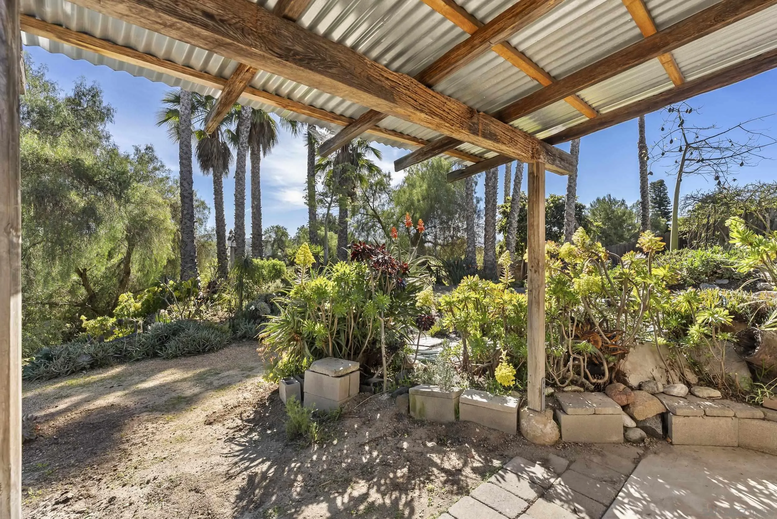 620 Plumosa Ave
