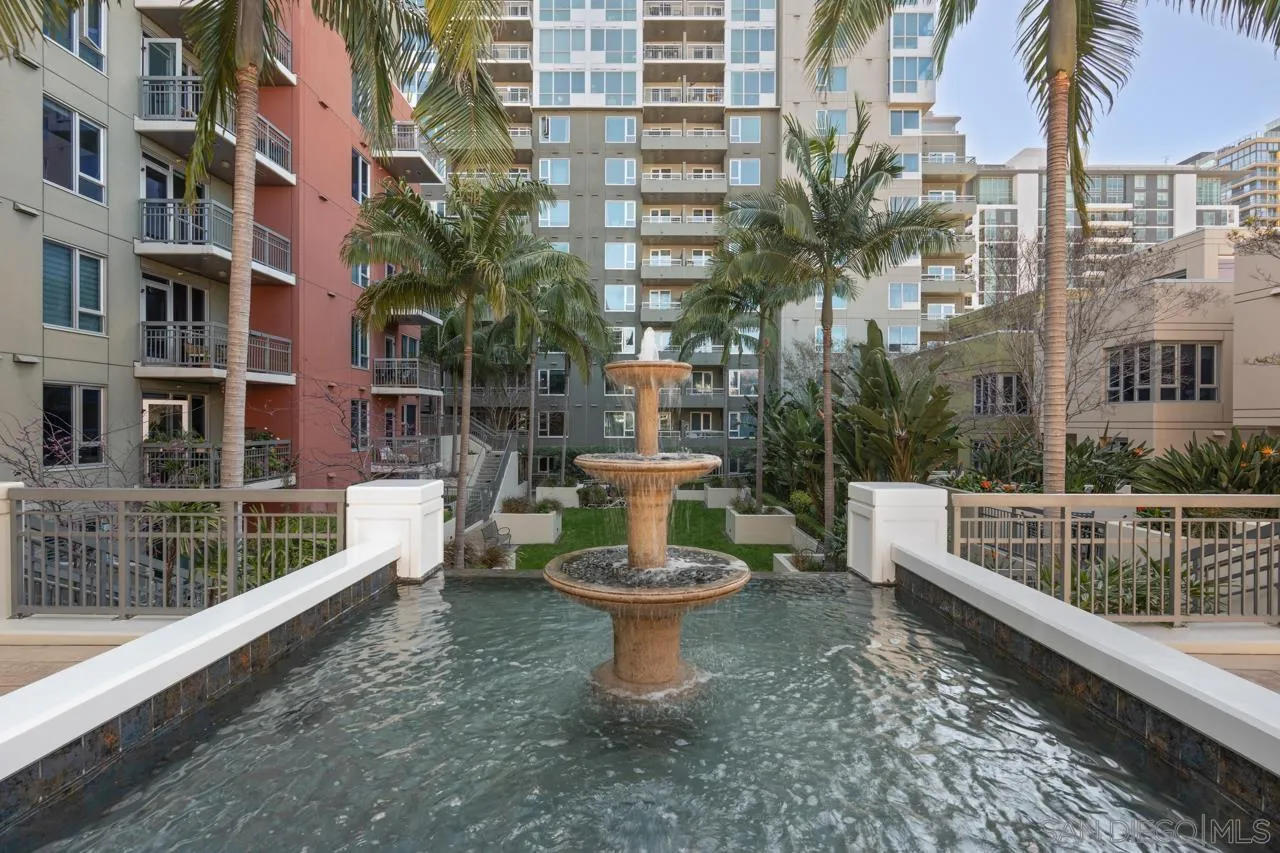 300 W Beech St Unit 1305