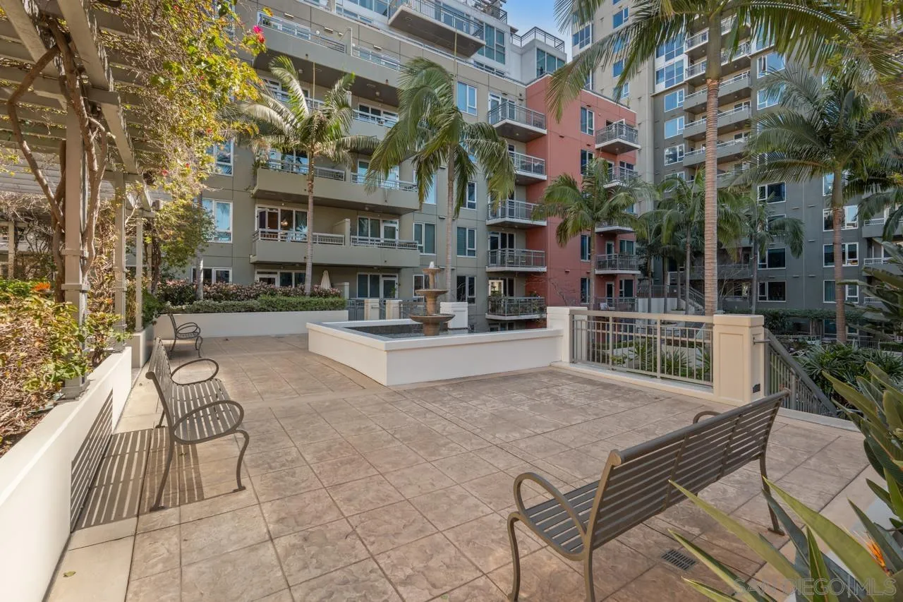 300 W Beech St Unit 1305