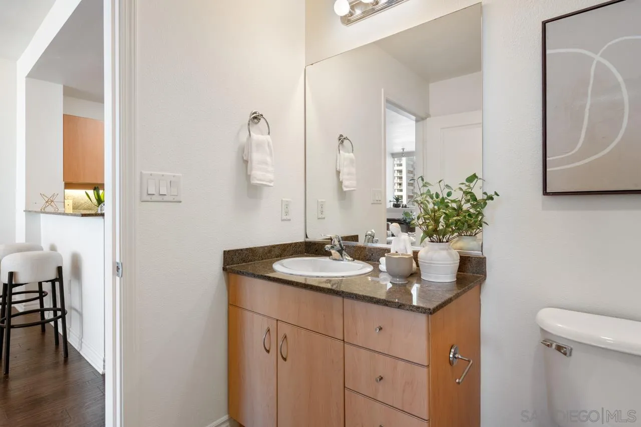 300 W Beech St Unit 1305