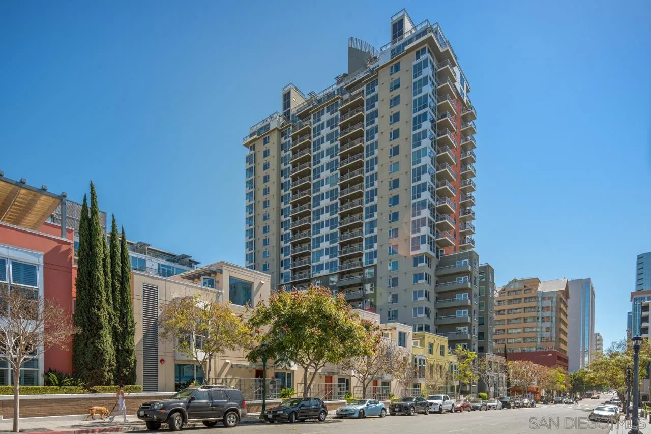 300 W Beech St Unit 1305