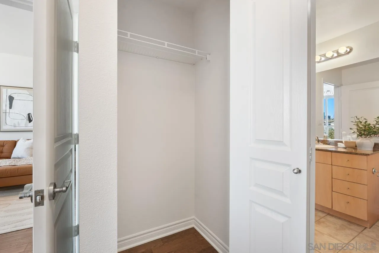 300 W Beech St Unit 1305