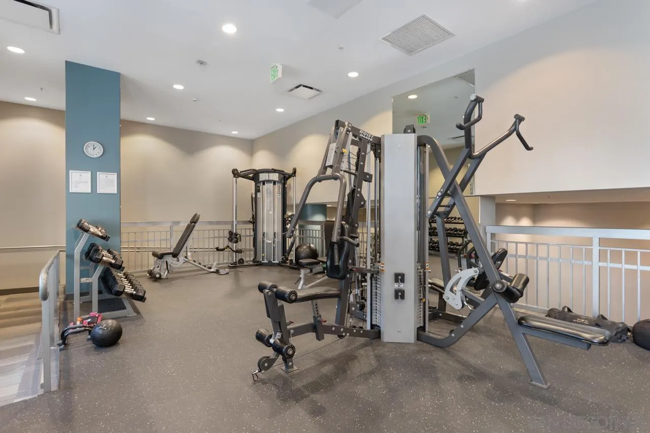 300 W Beech St Unit 1305