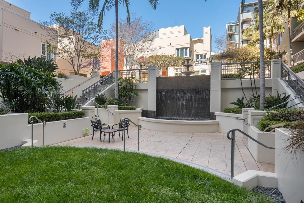 300 W Beech St Unit 1305